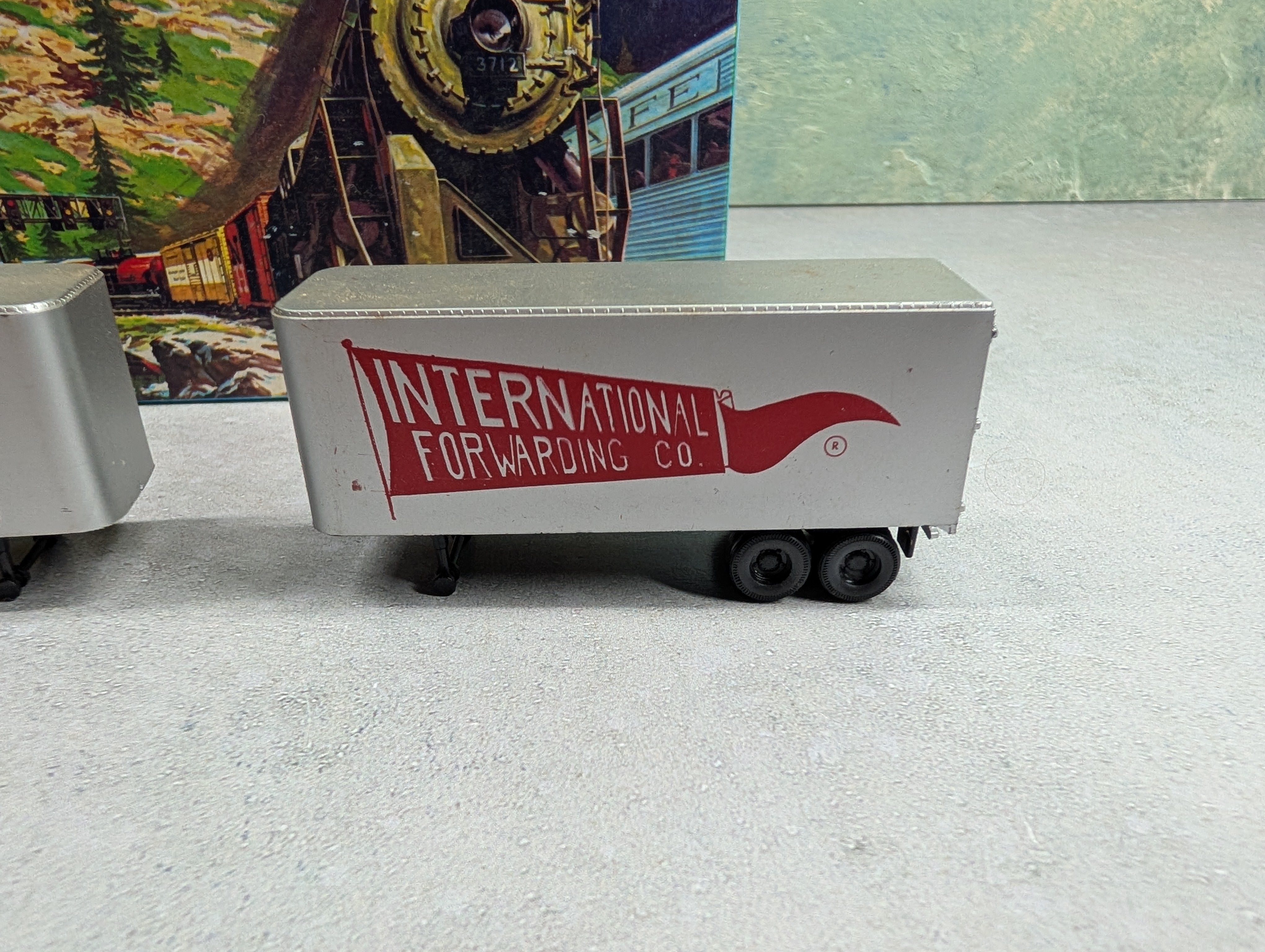 USED Athearn HO Scale Piggyback Trailers International Forwarding Co (2 pcs)