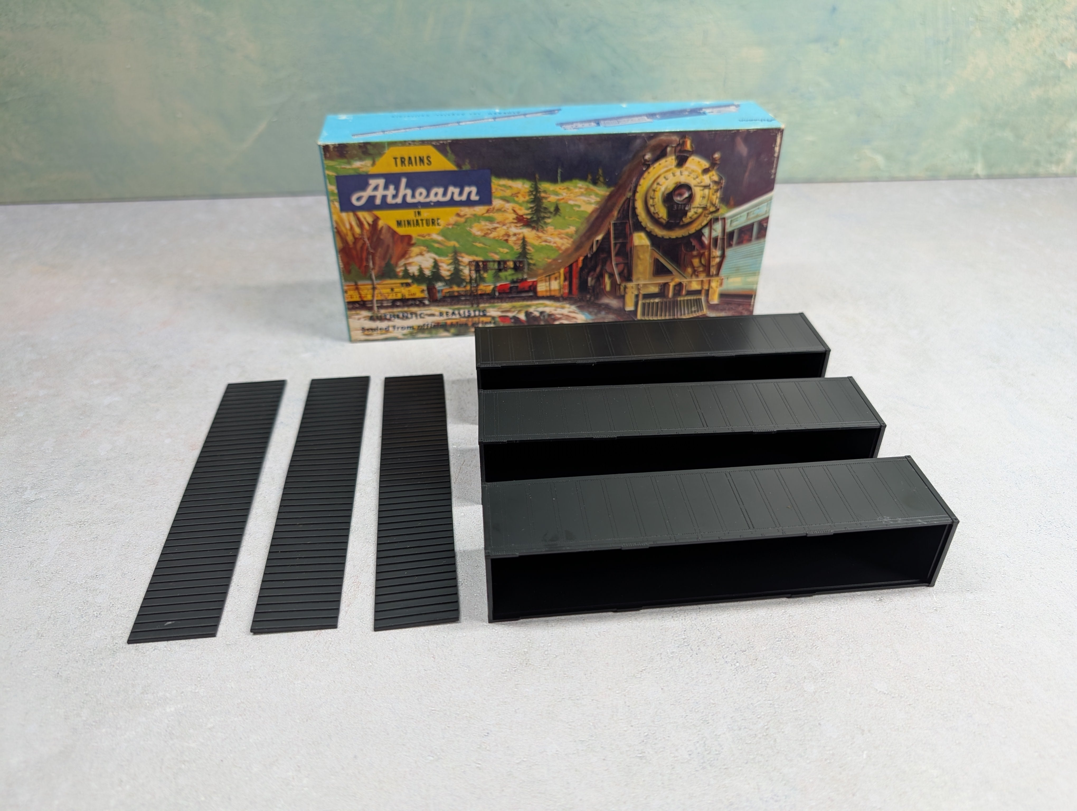 USED Athearn 2025 HO Scale 40' Containers Undecorated Black KIT (3 pcs)