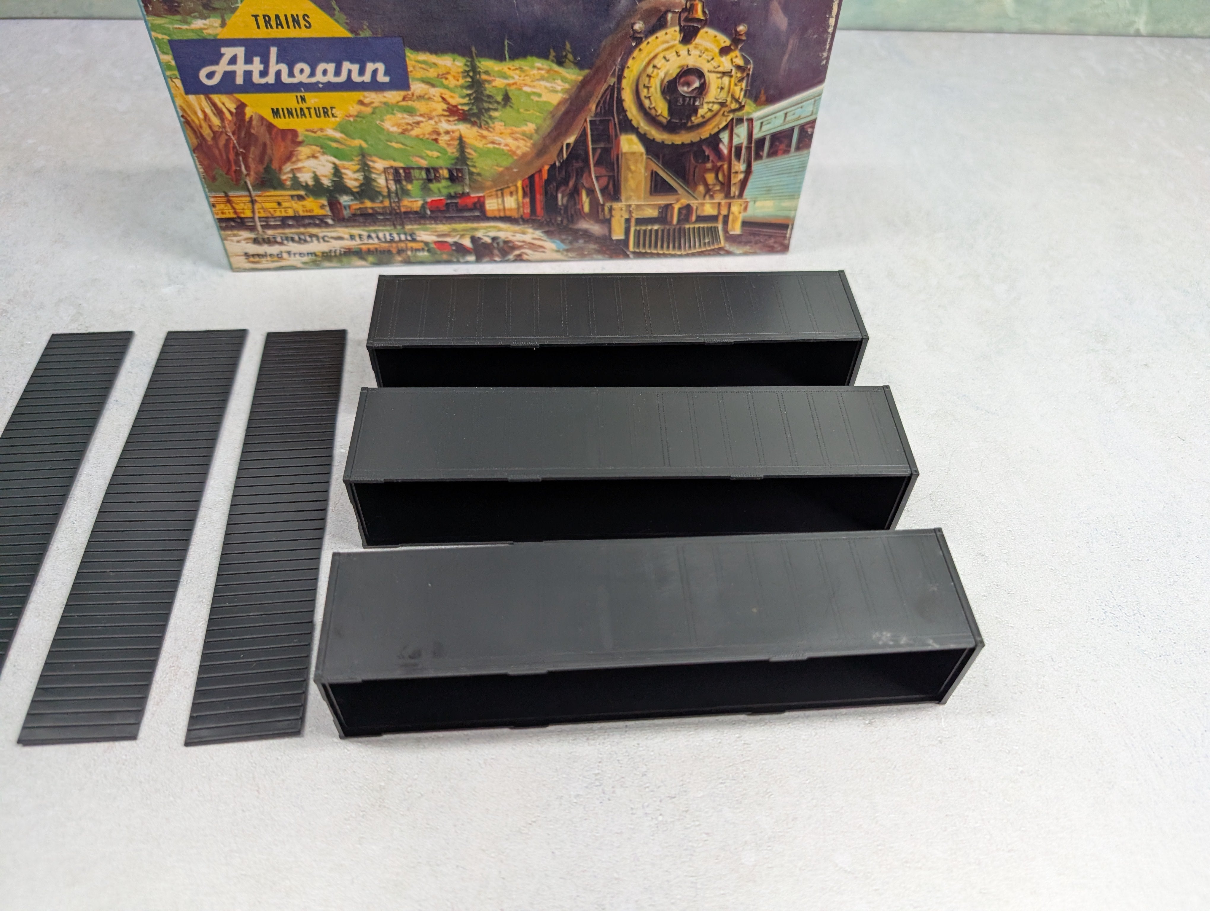 USED Athearn 2025 HO Scale 40' Containers Undecorated Black KIT (3 pcs)