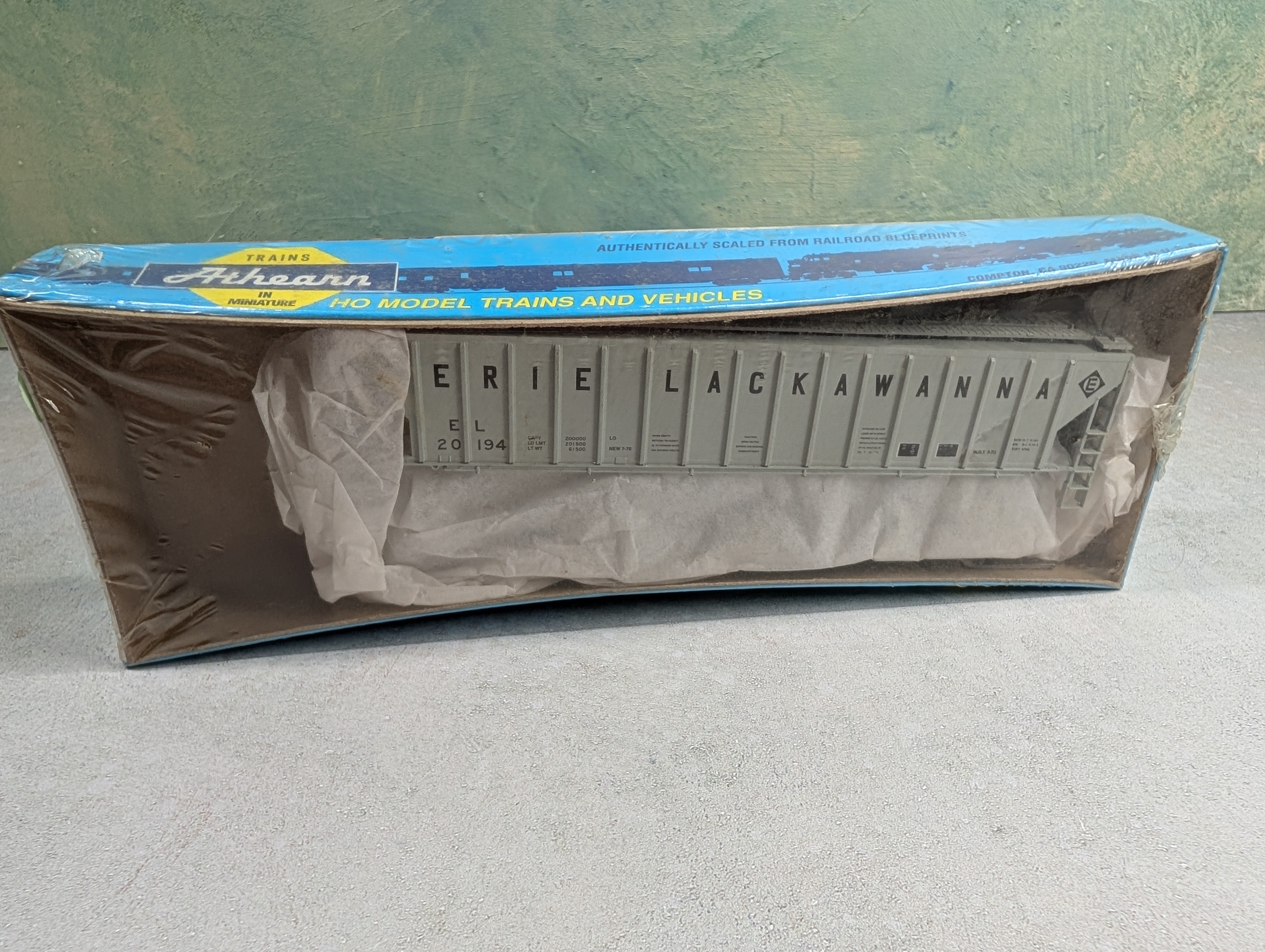Athearn 5319 HO Scale 54' PS Covered Hopper Erie Lackawanna EL #20194 KIT