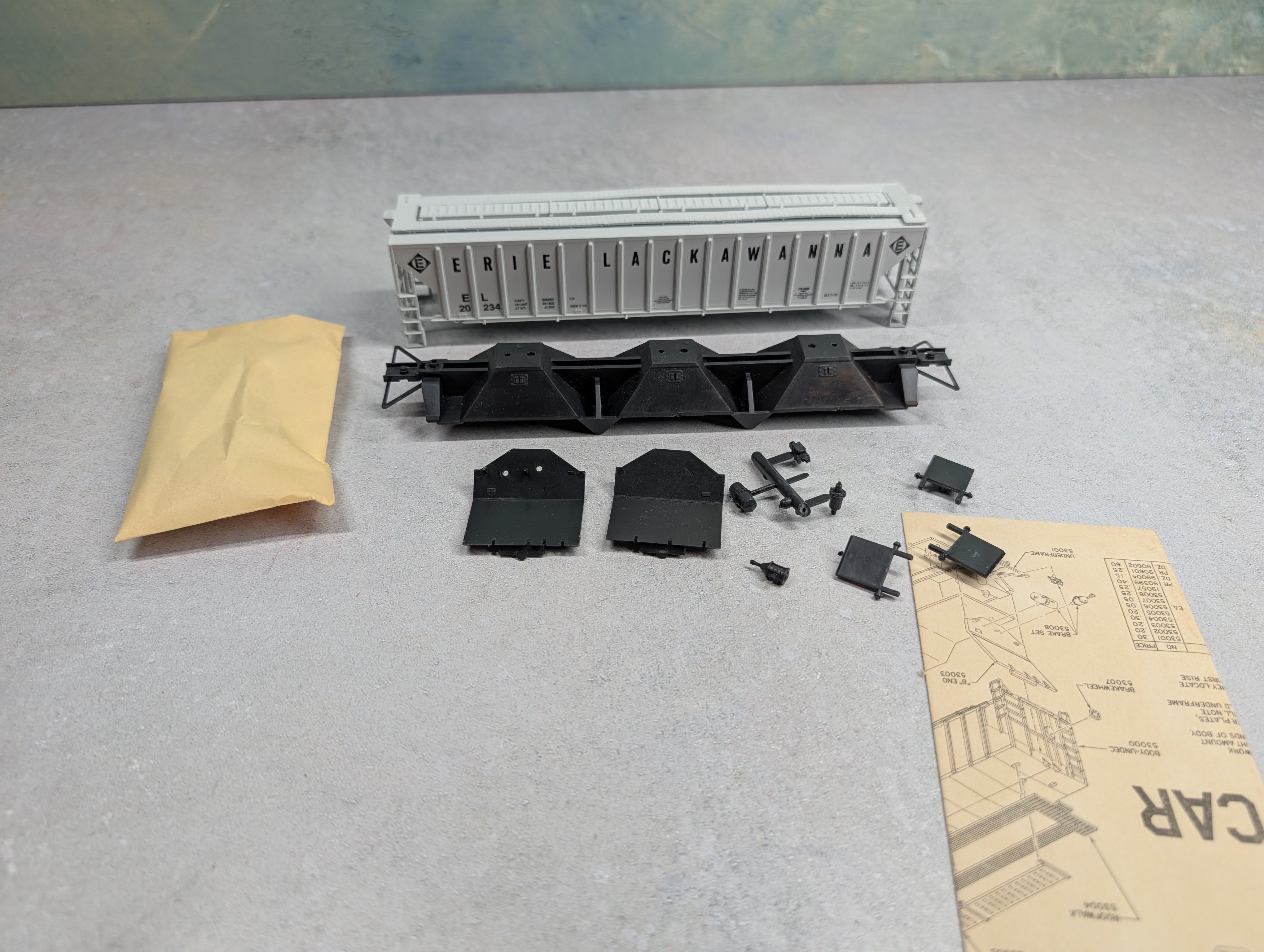 USED Athearn 234 HO Scale 54' PS Covered Hopper Erie Lackawanna EL #20234 KIT