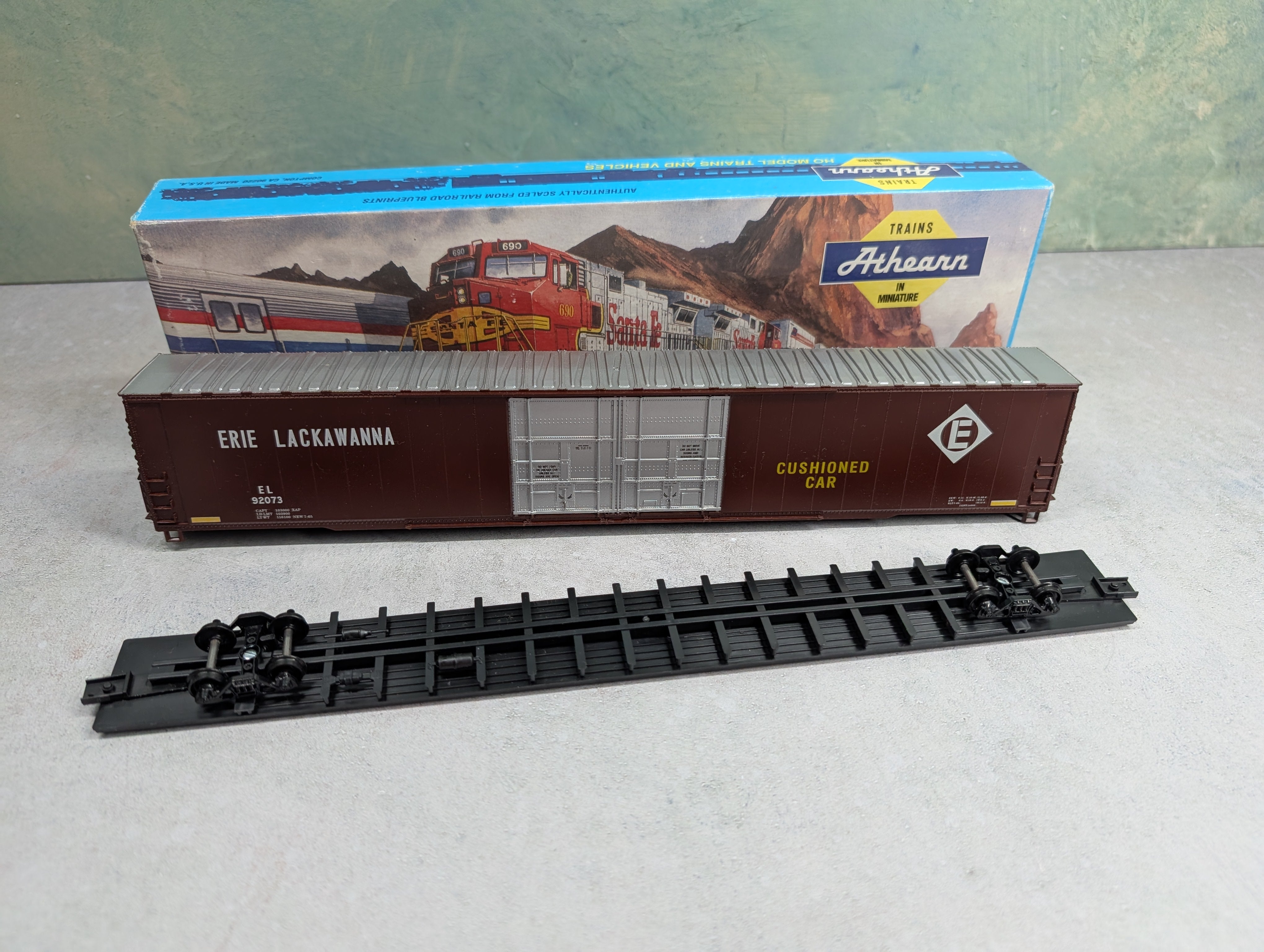 USED Athearn 2946 HO Scale 86' Hi-Cube Box Car - 4 Door Erie Lackawanna EL #92073 KIT