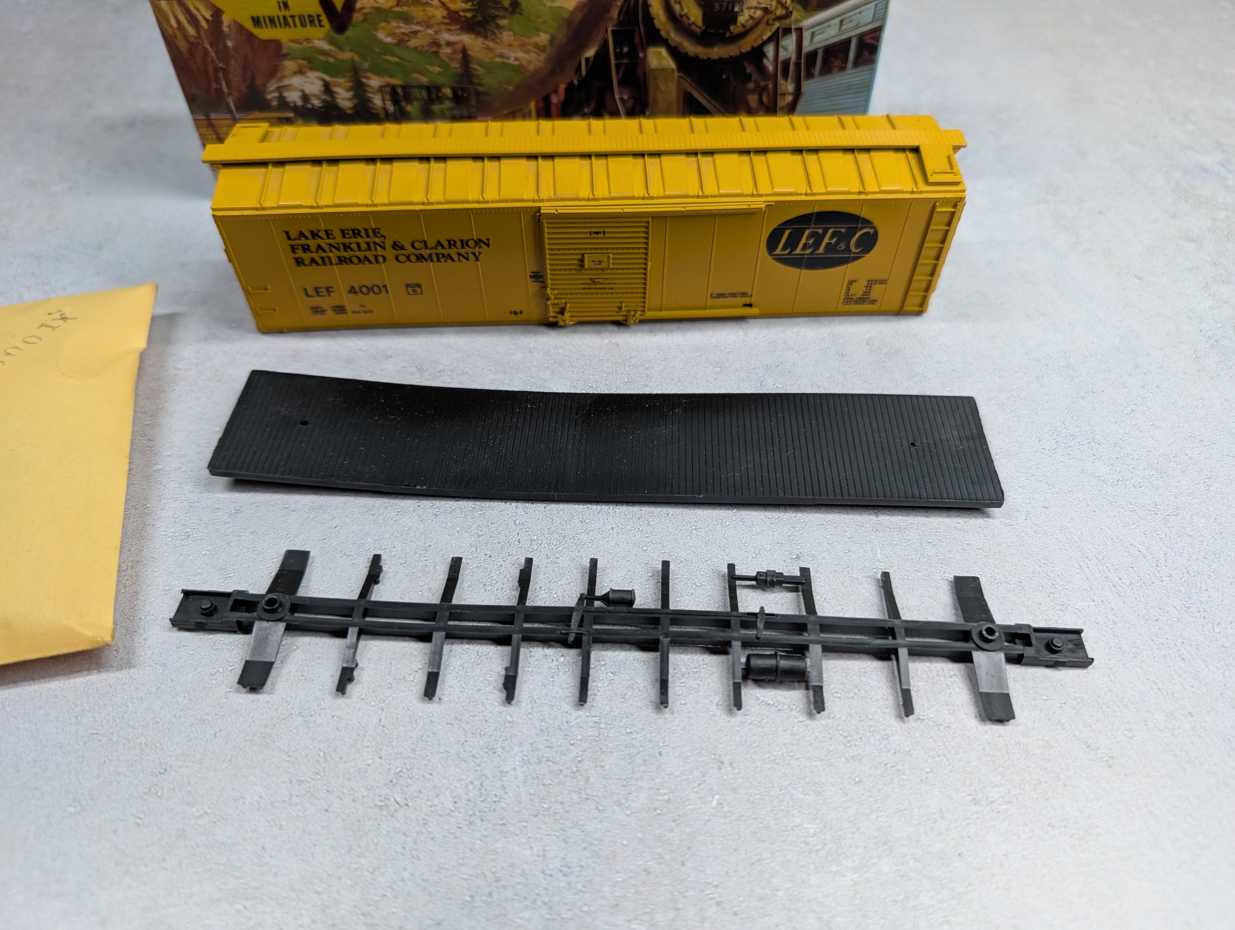 USED Athearn HO Scale 50' Box Car Lake Erie Franklin & Clarion LEF #4001 Bev-Bel KIT