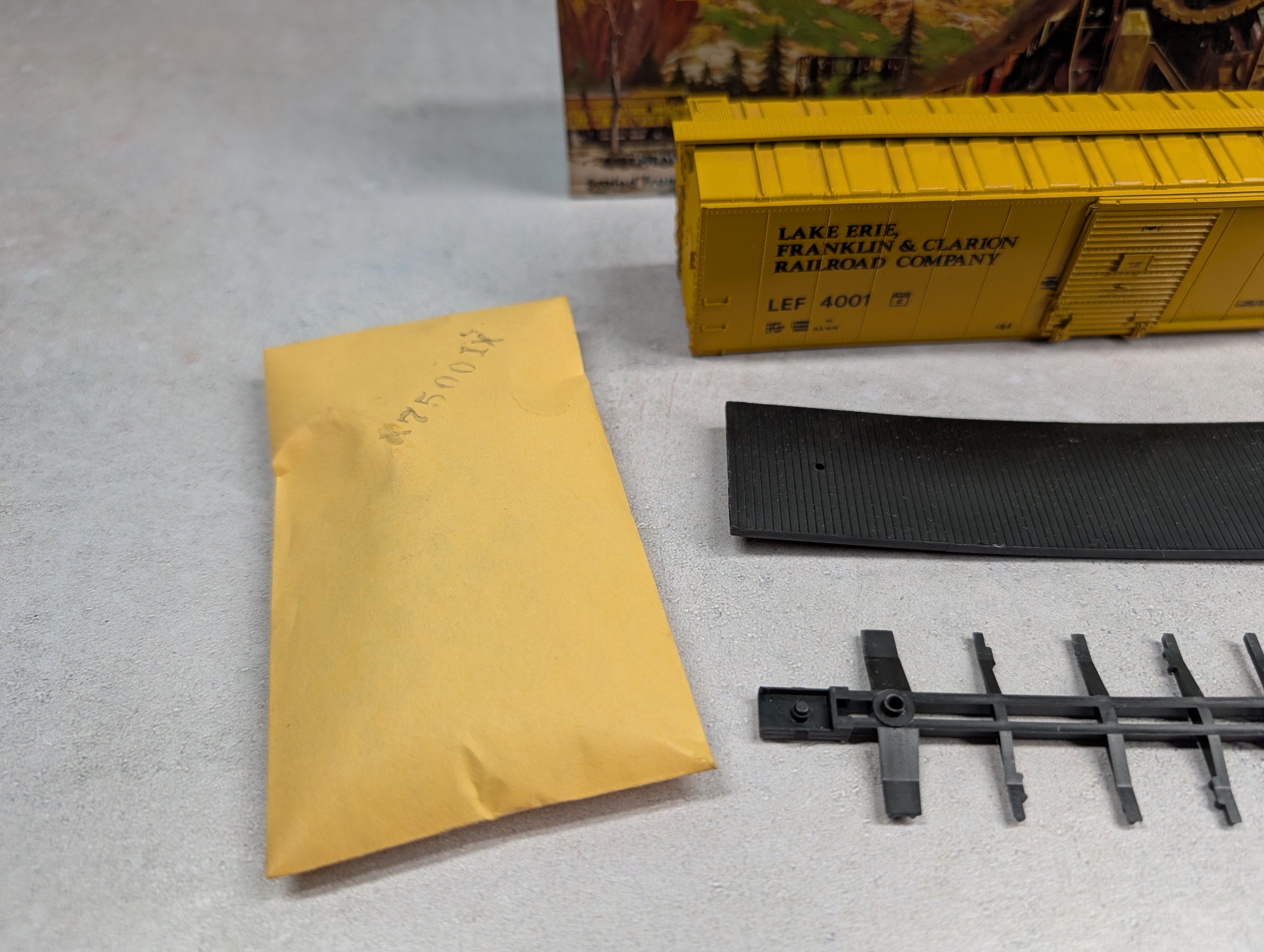 USED Athearn HO Scale 50' Box Car Lake Erie Franklin & Clarion LEF #4001 Bev-Bel KIT