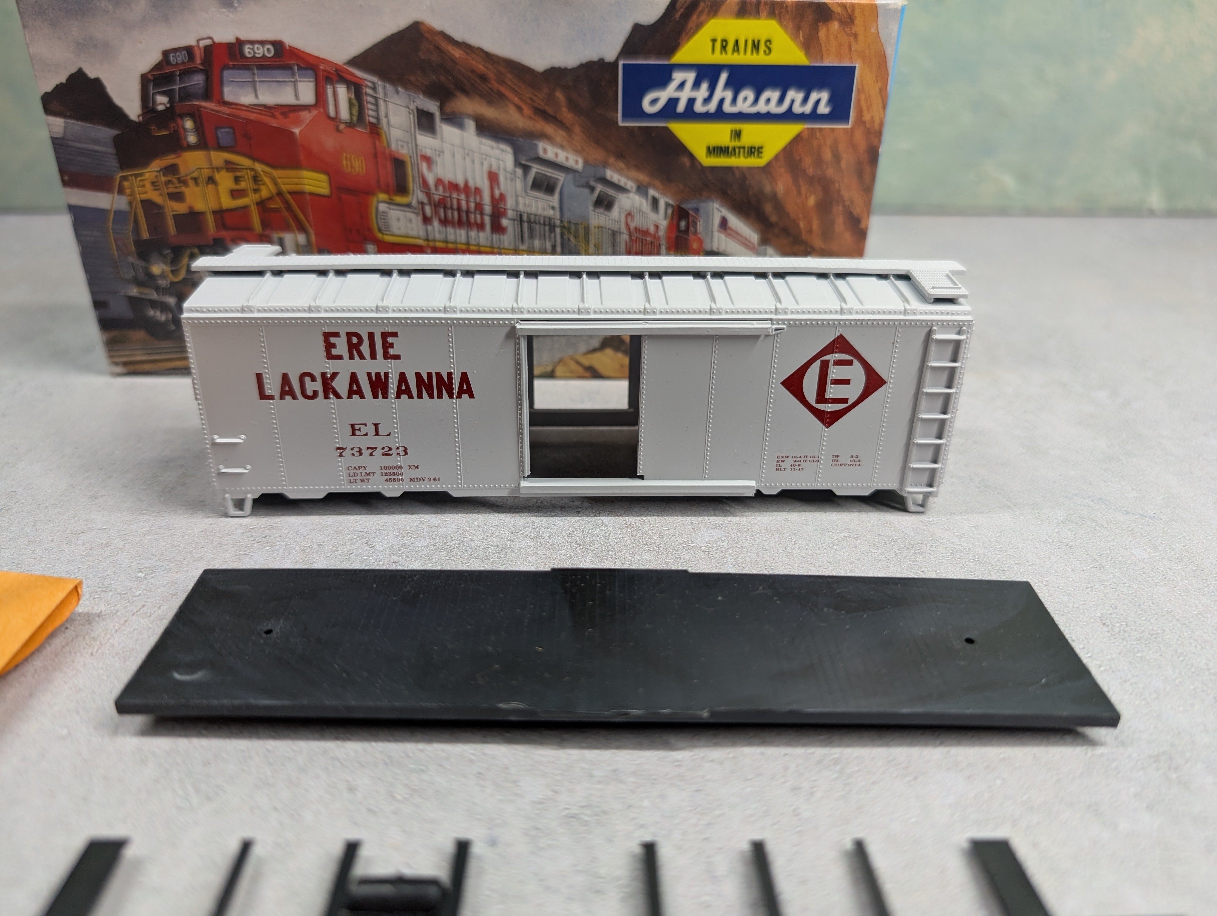 USED Athearn 1227 HO Scale 40' Box Car Erie Lackawanna EL #73723 KIT