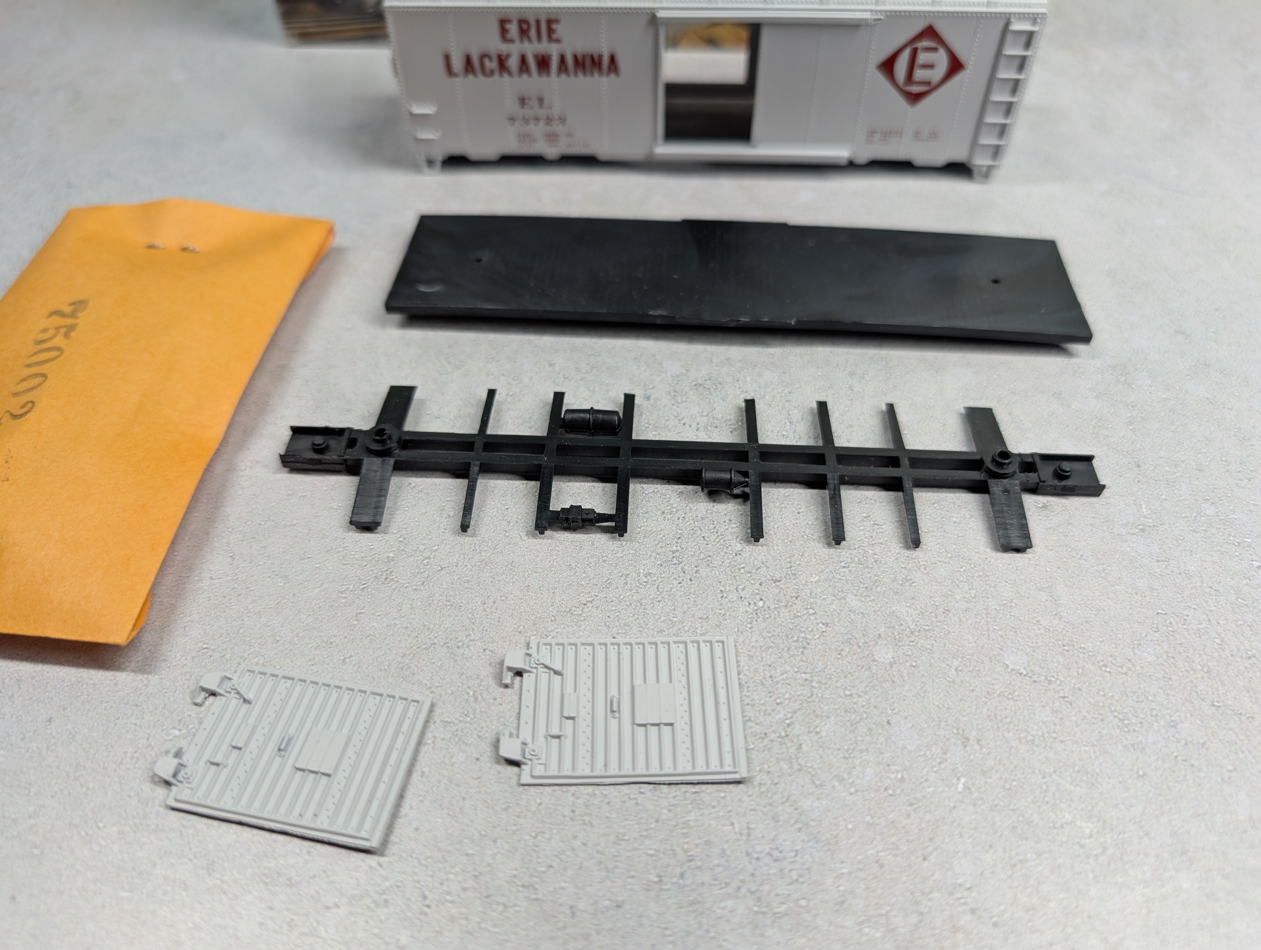 USED Athearn 1227 HO Scale 40' Box Car Erie Lackawanna EL #73723 KIT