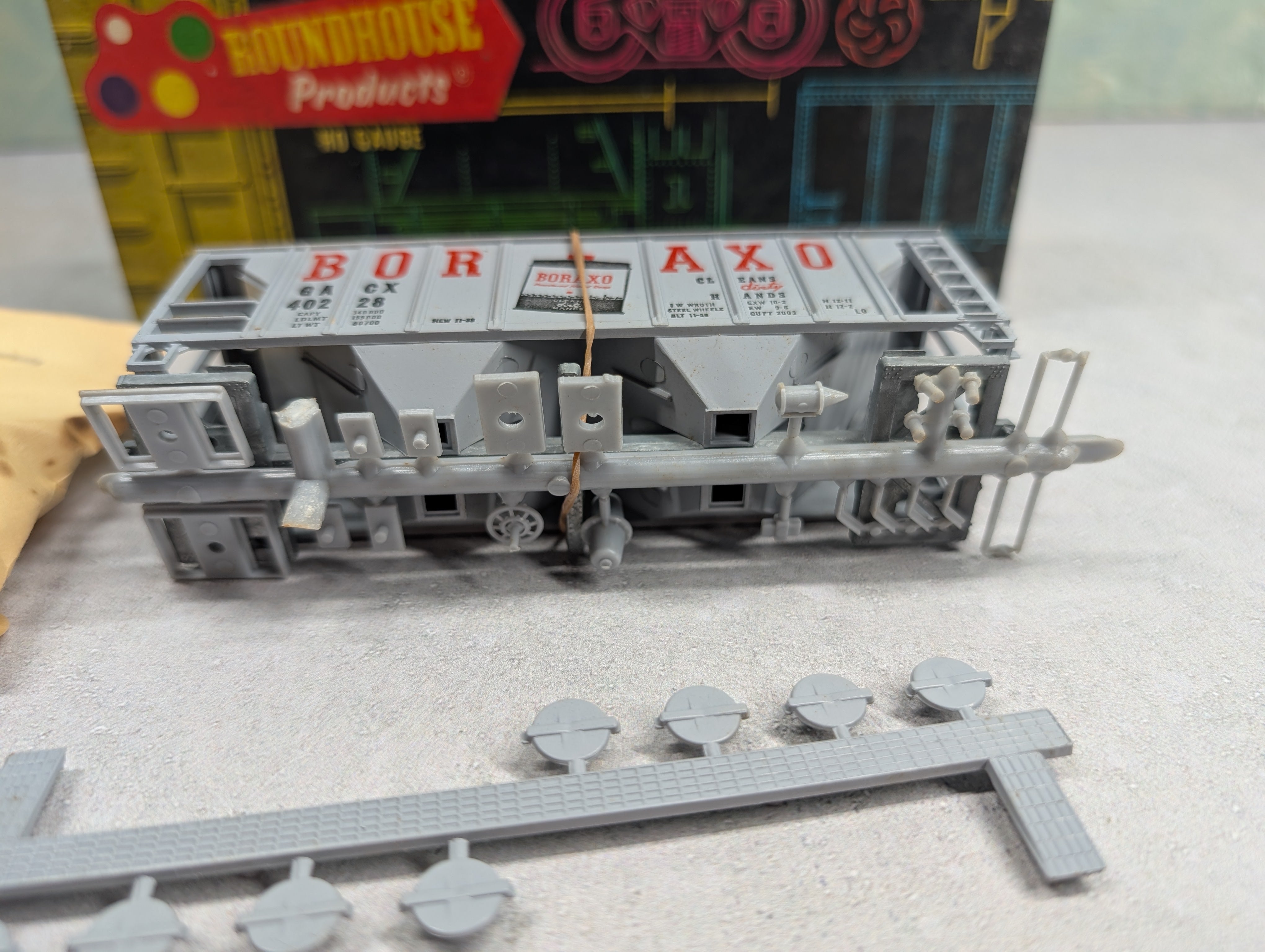 USED Roundhouse HO Scale 2 Bay Covered Hopper Boraxo GACX #40228 KIT