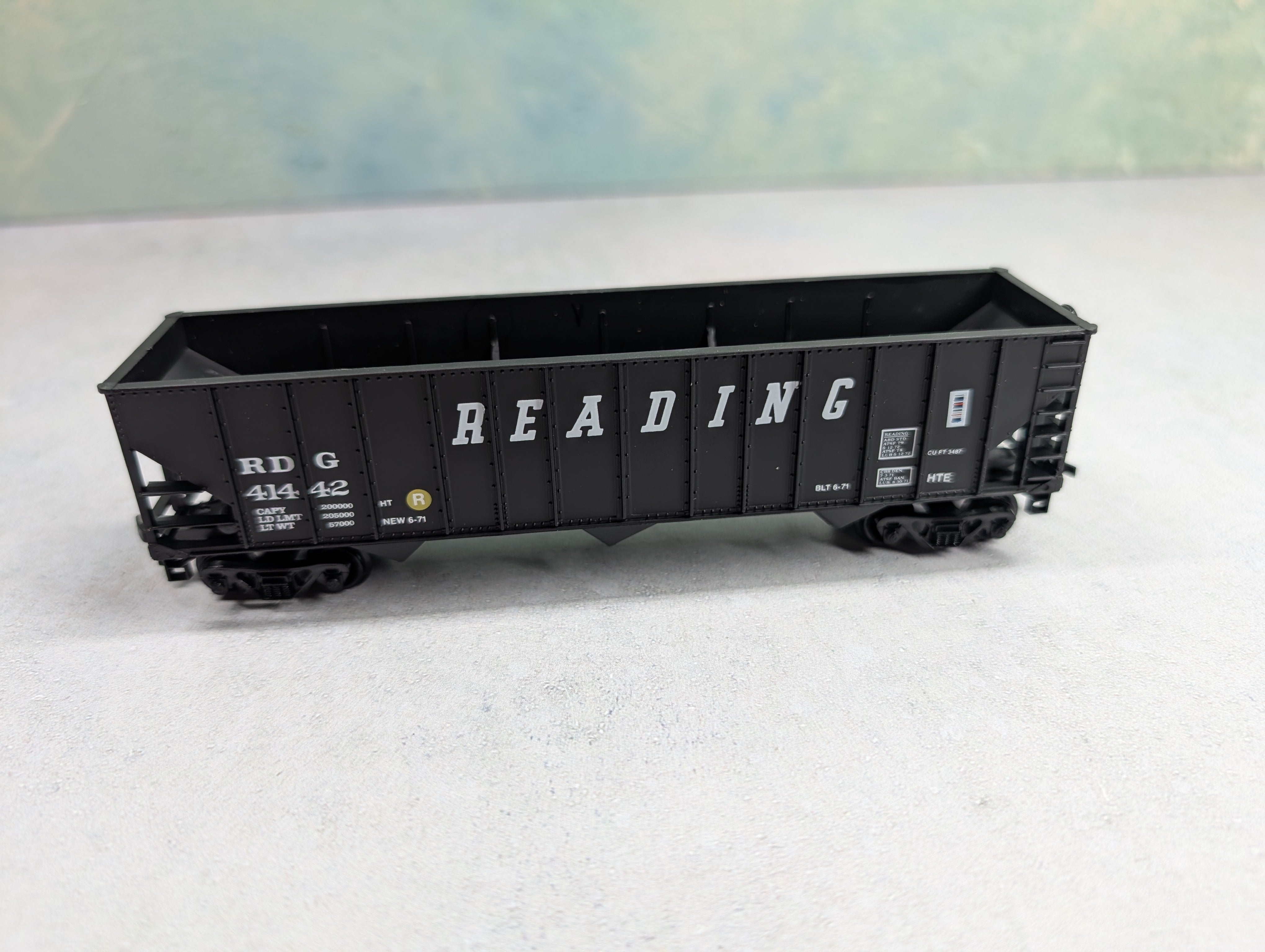 USED Life-Like HO Scale 100 Ton Hopper Reading RDG #41442 (2 pcs)