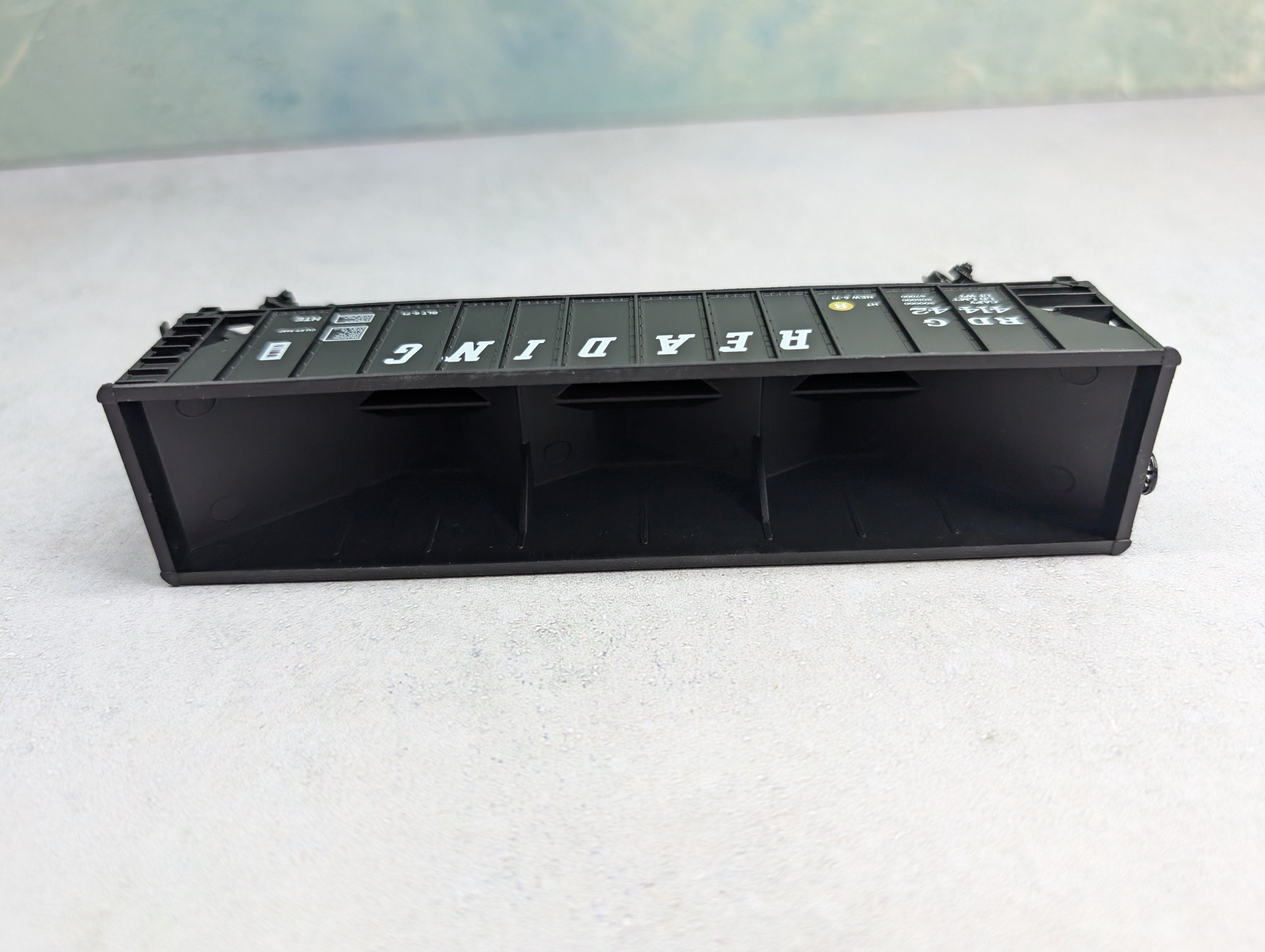 USED Life-Like HO Scale 100 Ton Hopper Reading RDG #41442 (2 pcs)