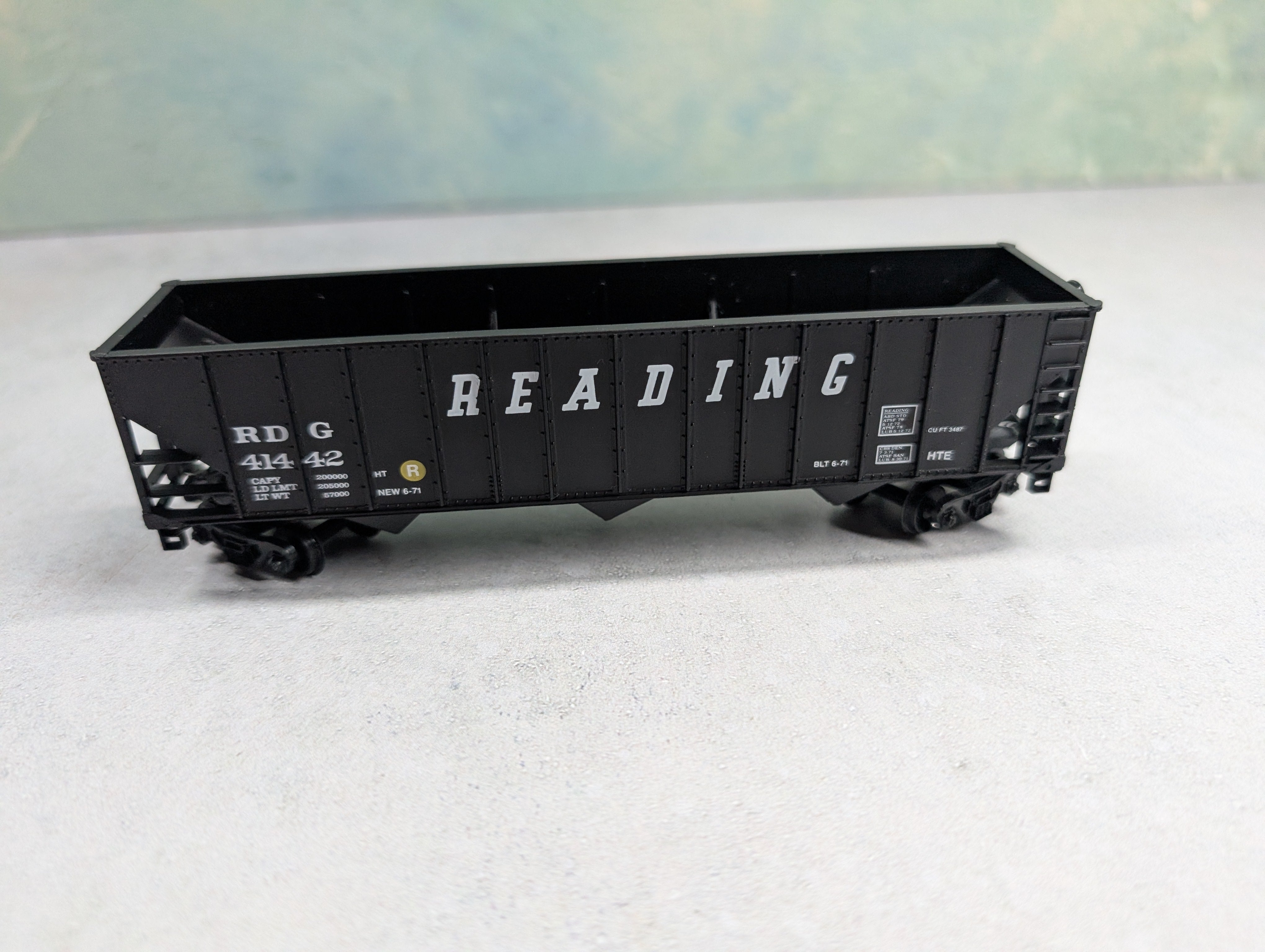 USED Life-Like HO Scale 100 Ton Hopper Reading RDG #41442 (2 pcs)