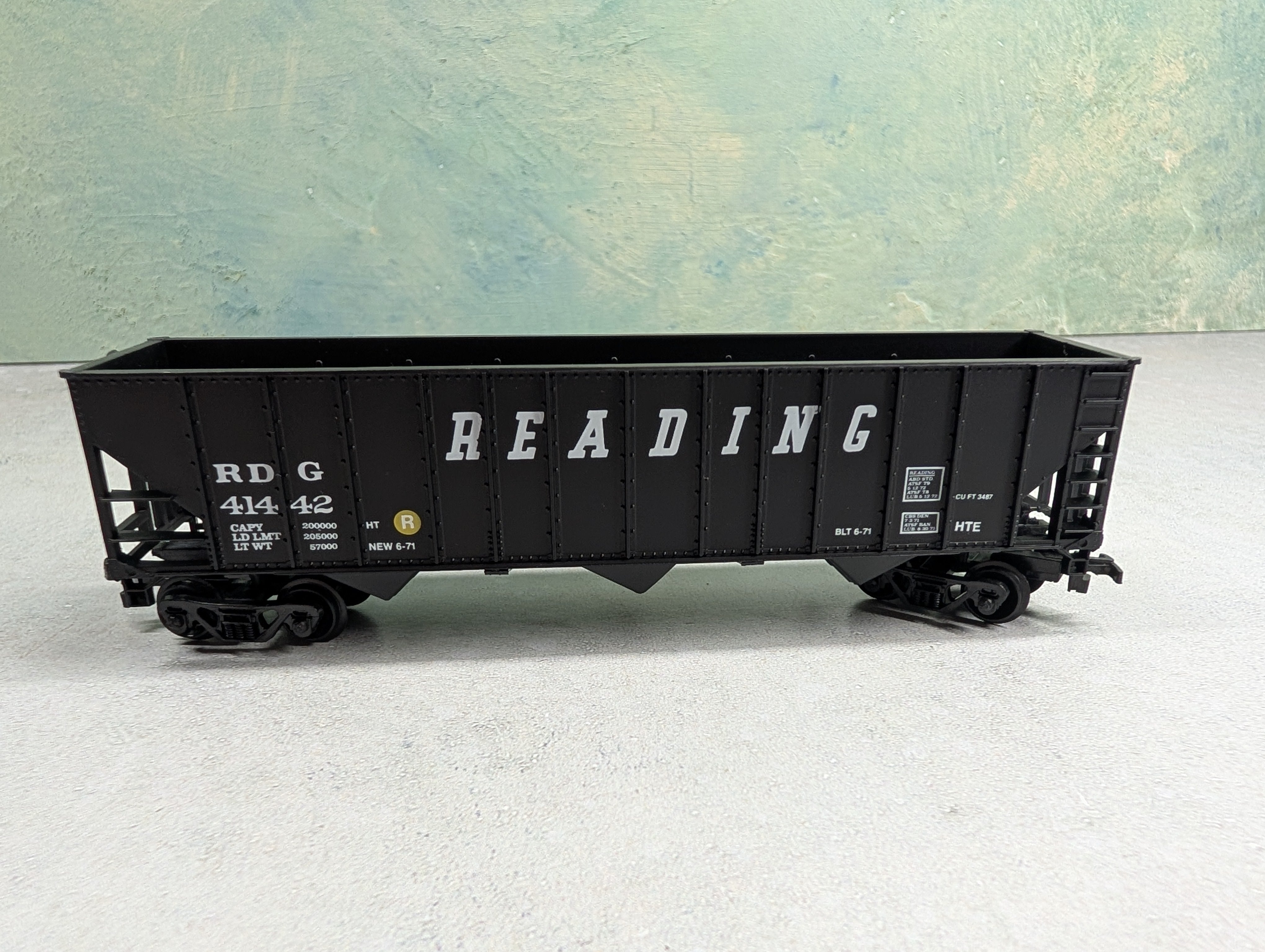 USED Life-Like HO Scale 100 Ton Hopper Reading RDG #41442 (2 pcs)