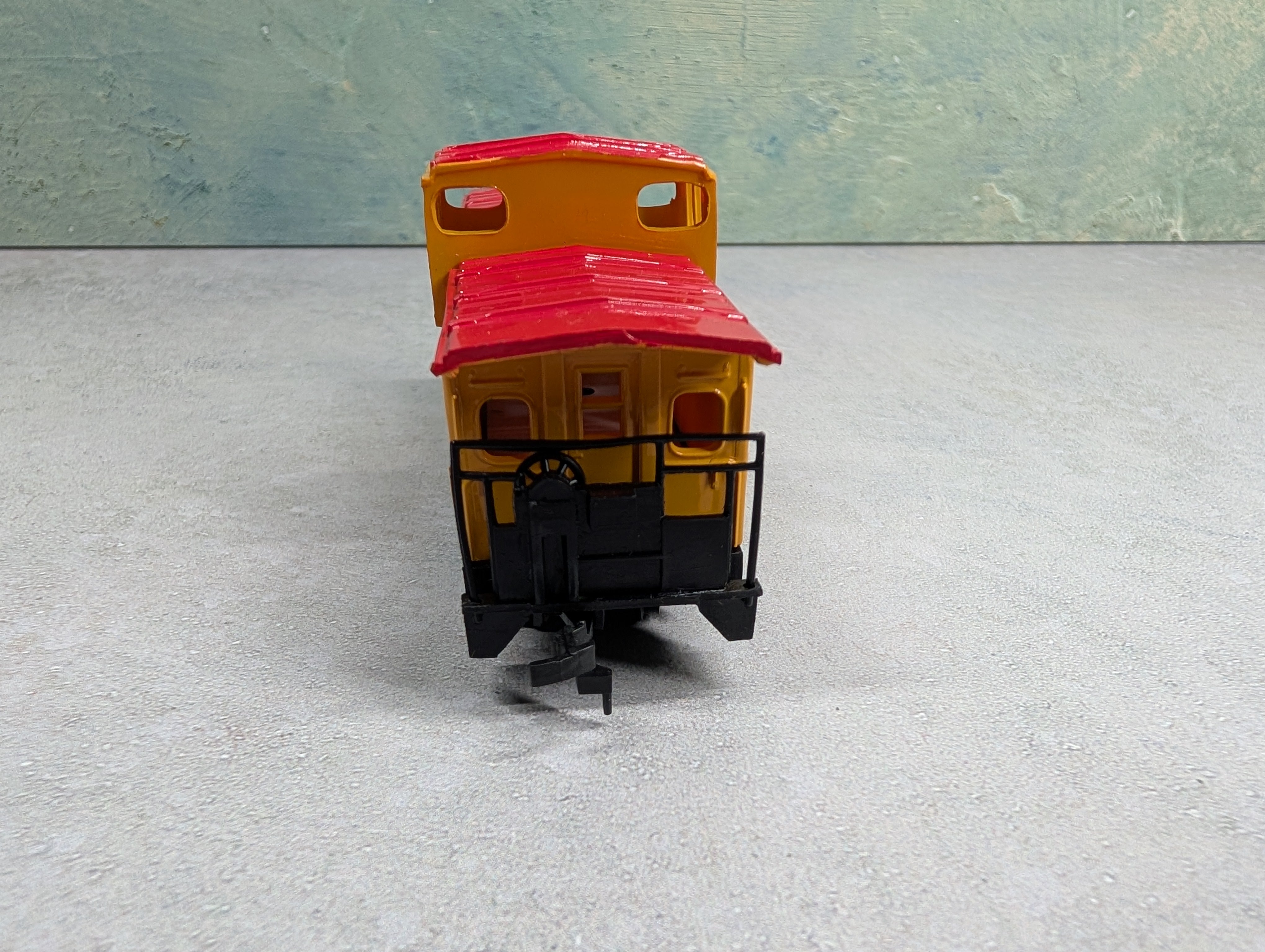 USED Bachmann HO Scale Caboose Union Pacific UP #25743
