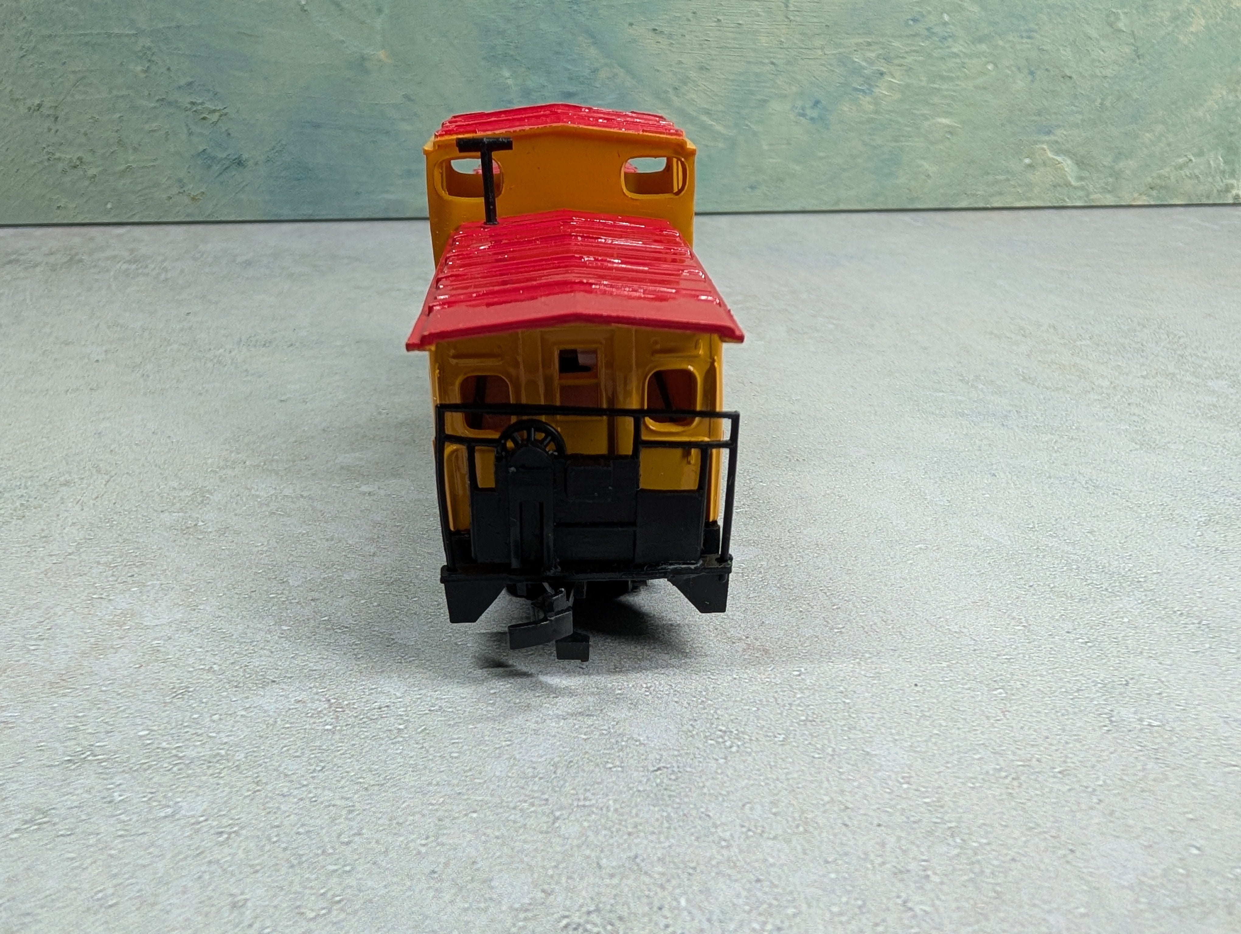 USED Bachmann HO Scale Caboose Union Pacific UP #25743