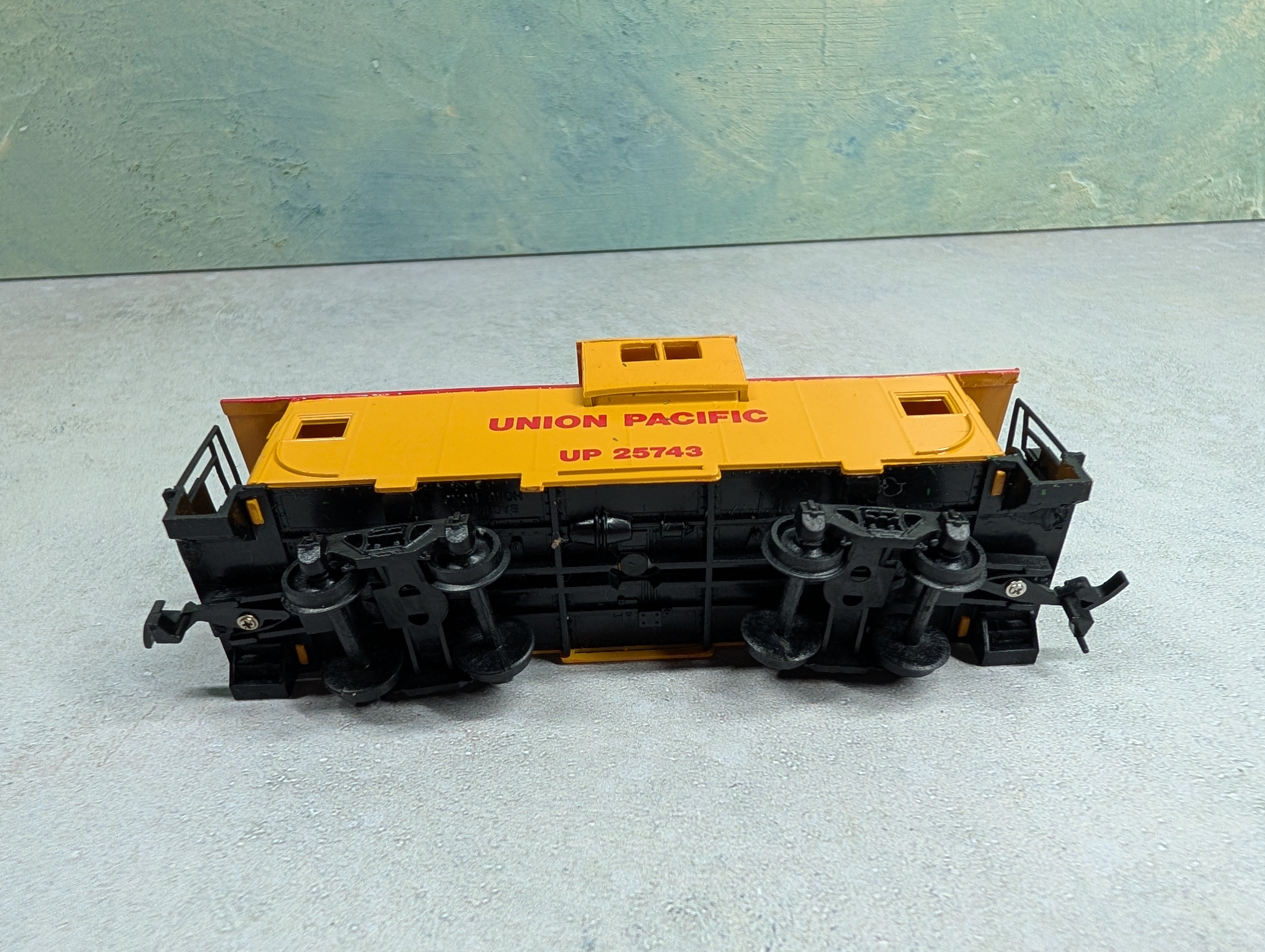 USED Bachmann HO Scale Caboose Union Pacific UP #25743