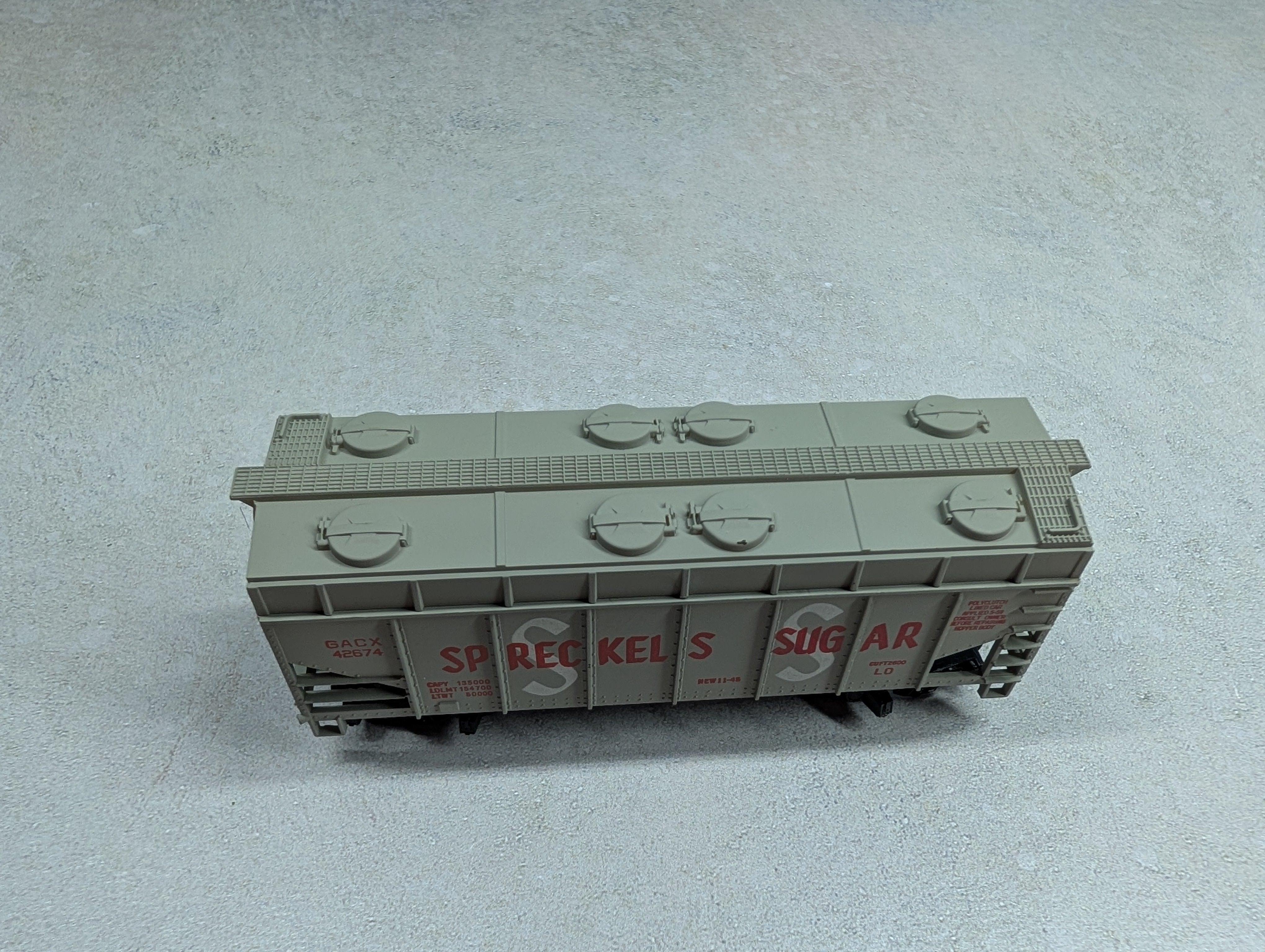 USED Tyco HO Scale Operating 2 Bay Covered Hopper Spreckels Sugar GACX #42674