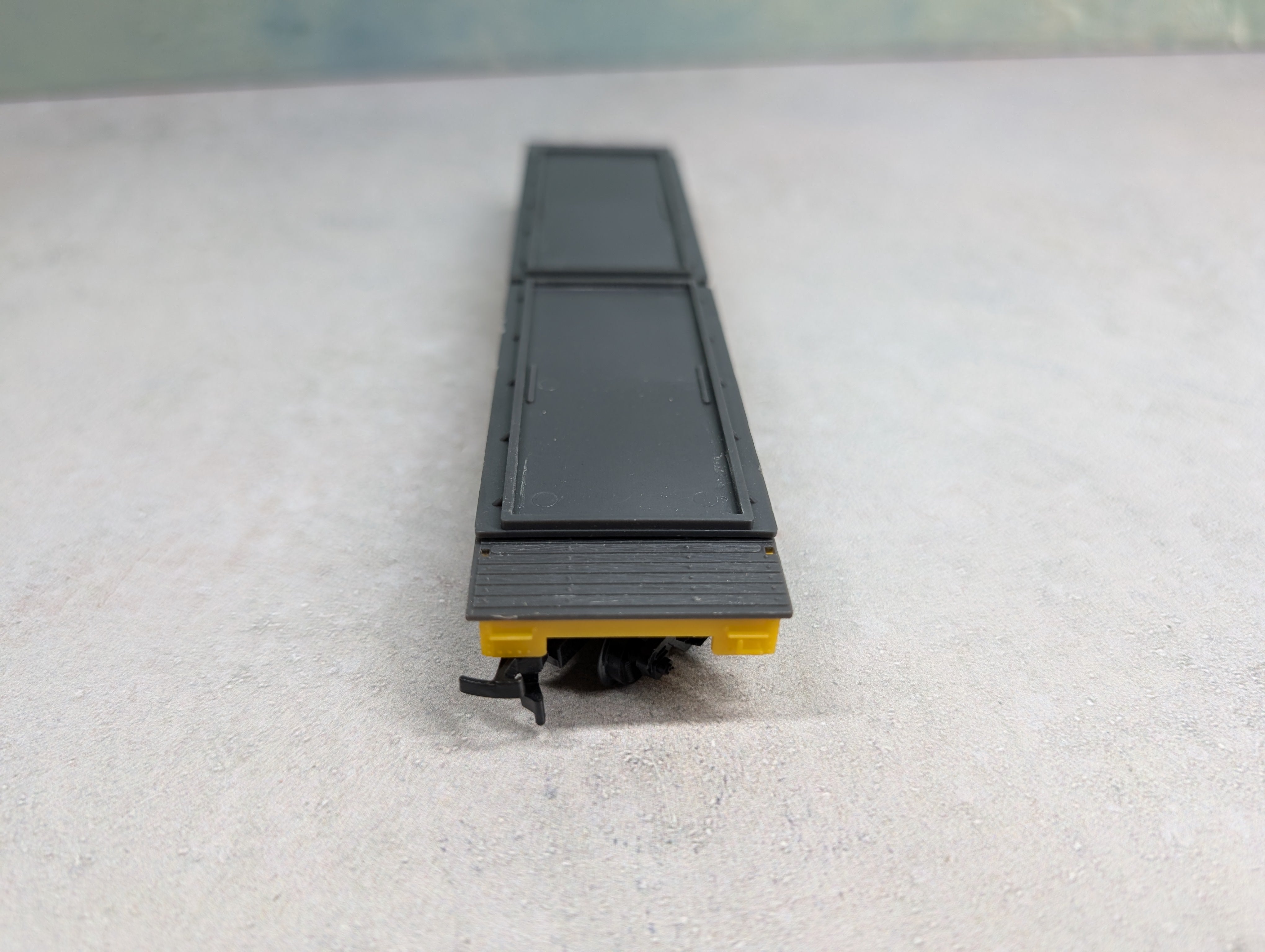 USED Life-Like HO Scale 40' Flat Car Trailer Train MTTX #97566 w/ Sea Land Containers