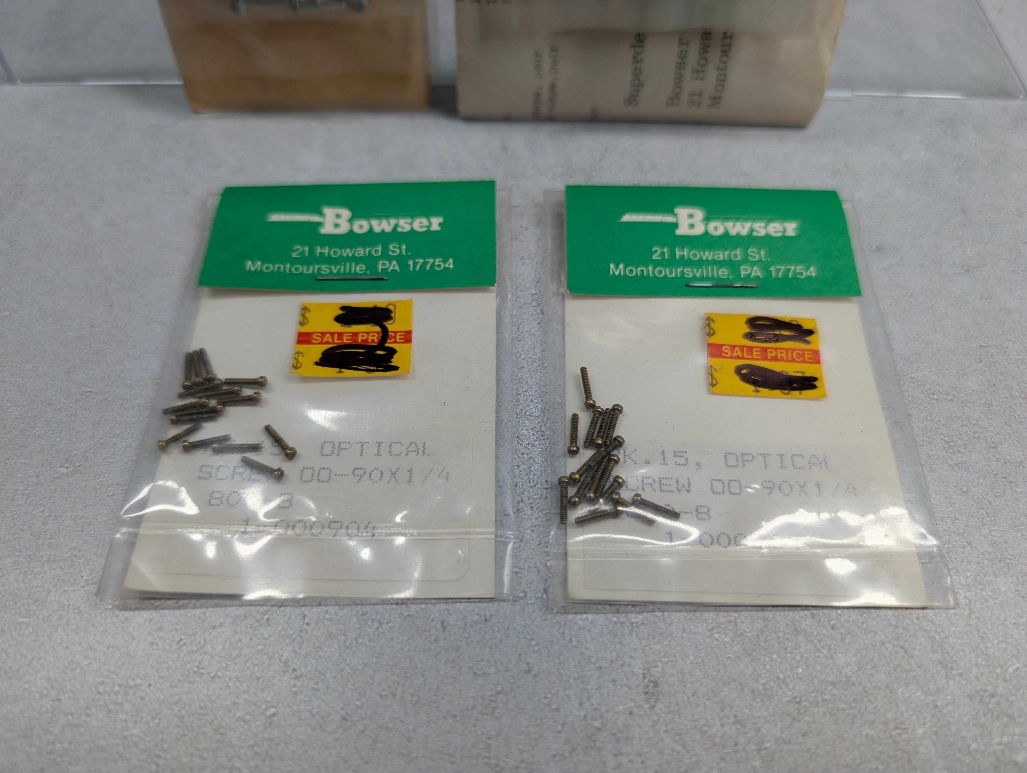 Bowser HO Scale Lot of Detail Parts, Screws, Smoke Jacks, G5 Superdetail Kit (4 pcs)