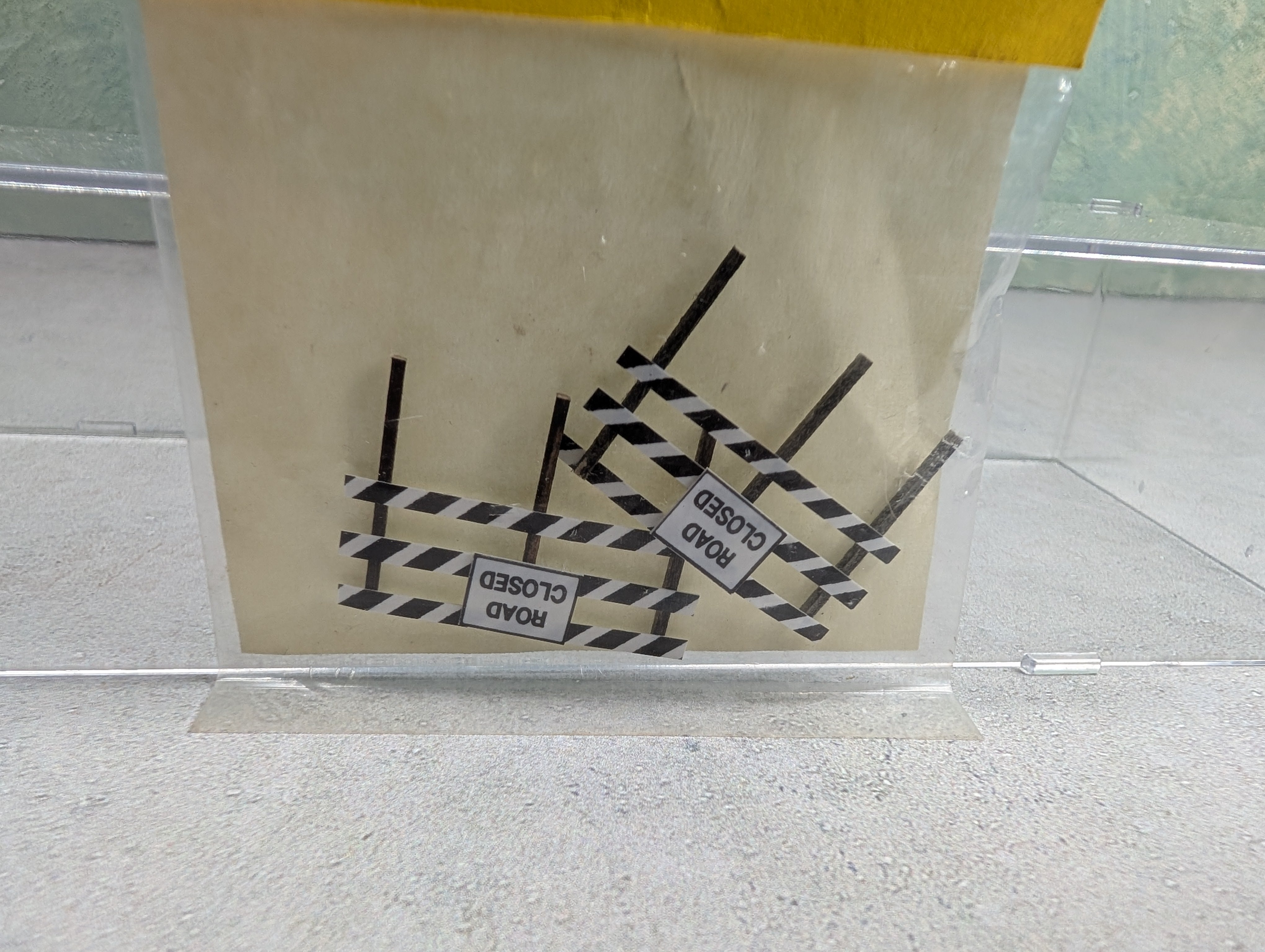 Blair Line Signs 161B HO Scale Road Barricades (2 pcs)