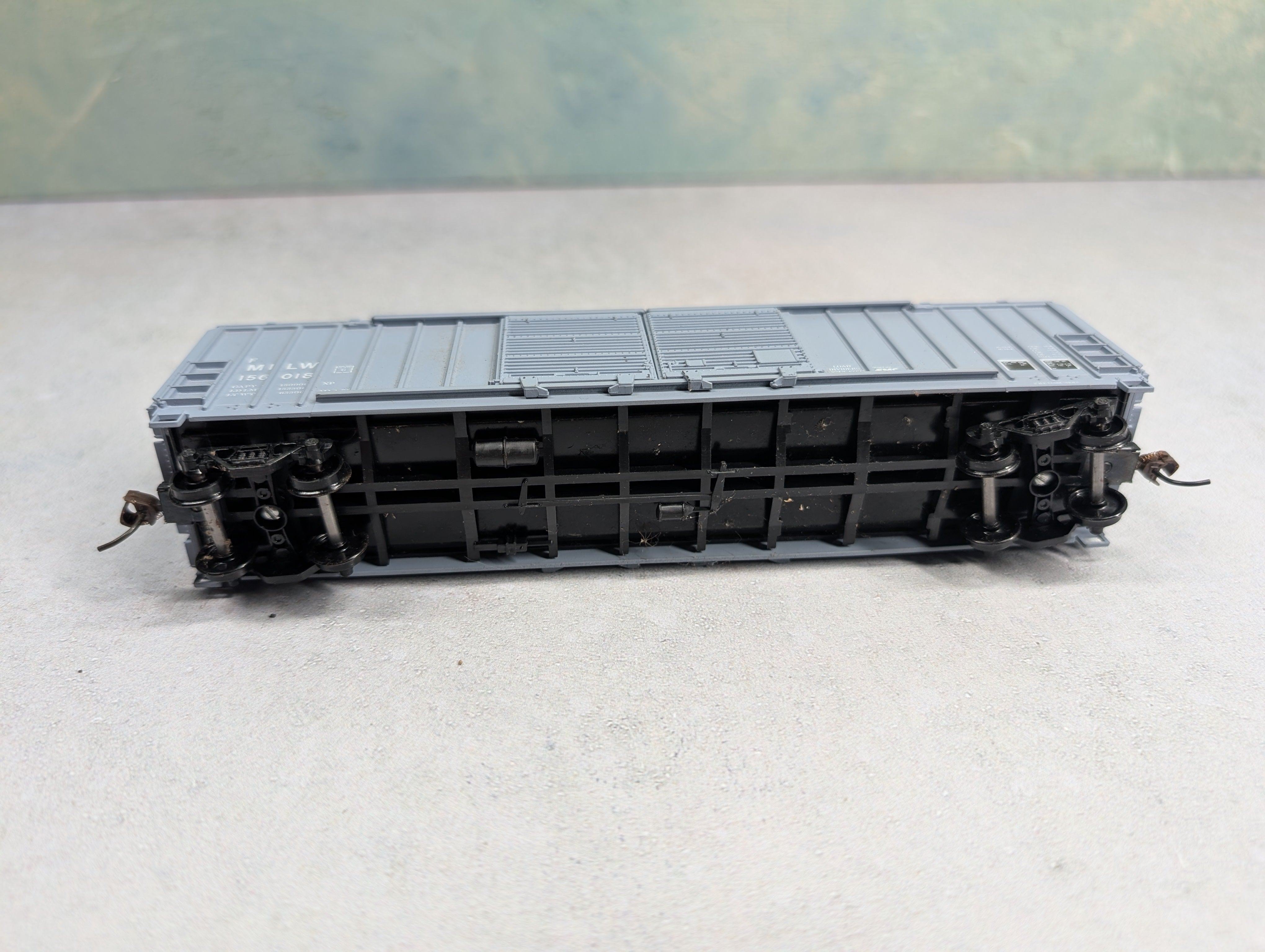USED Athearn HO Scale 50' Box Car MILW #156018