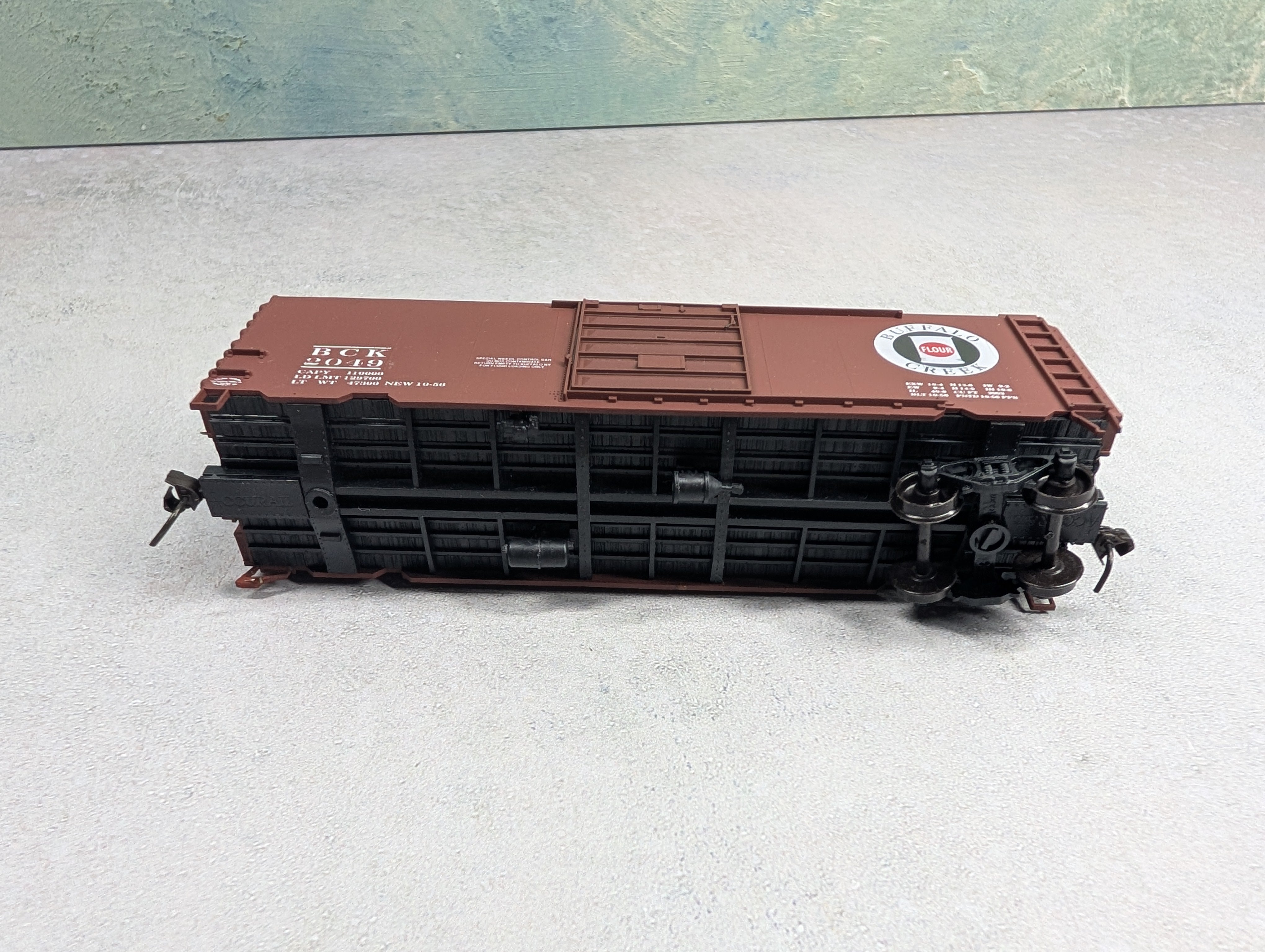 USED Accurail HO Scale 40' Box Car Buffalo Creek Flour BCK #2049