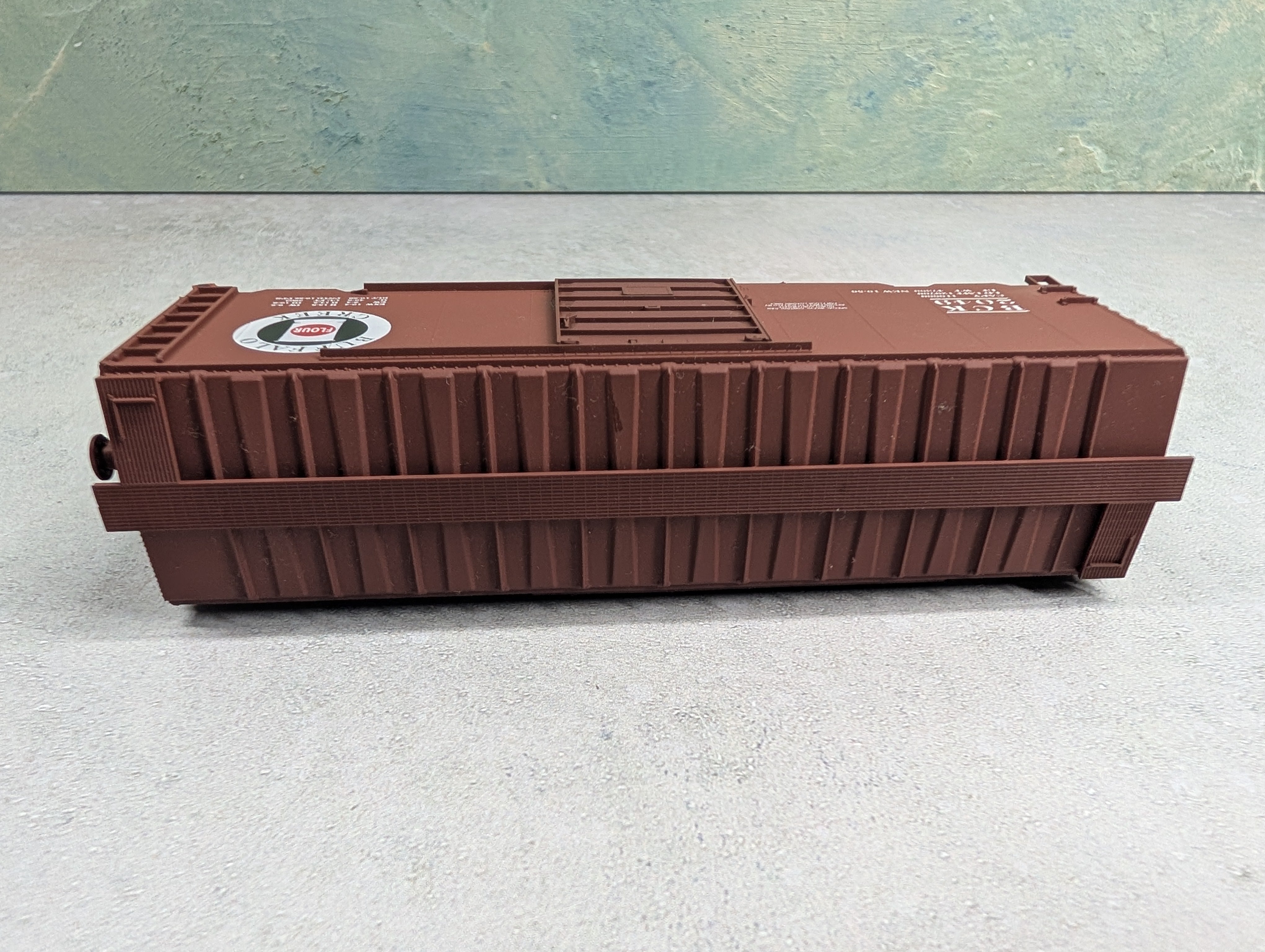 USED Accurail HO Scale 40' Box Car Buffalo Creek Flour BCK #2049