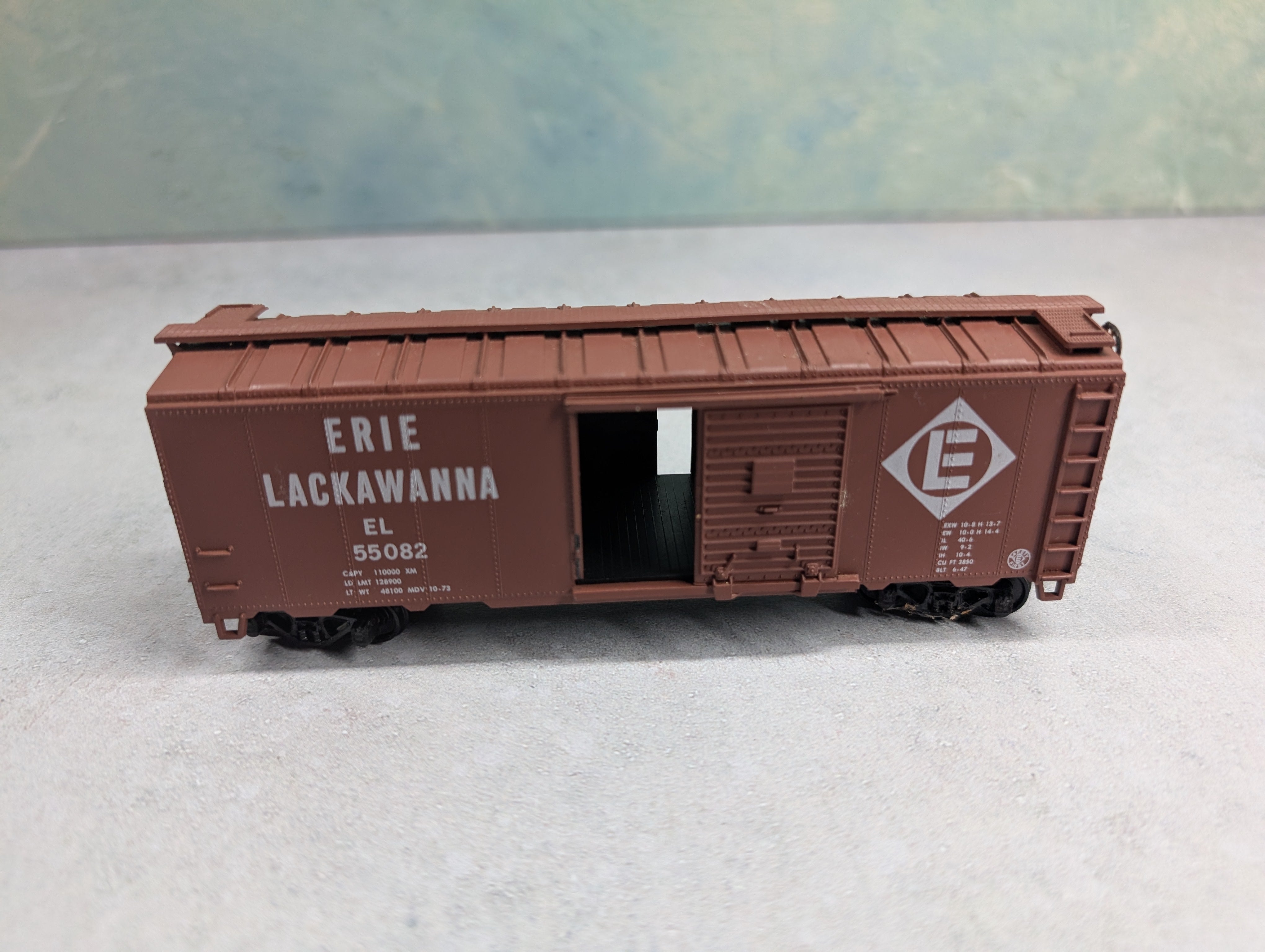 USED Athearn HO Scale 40' Box Car Erie Lackawanna EL #55082