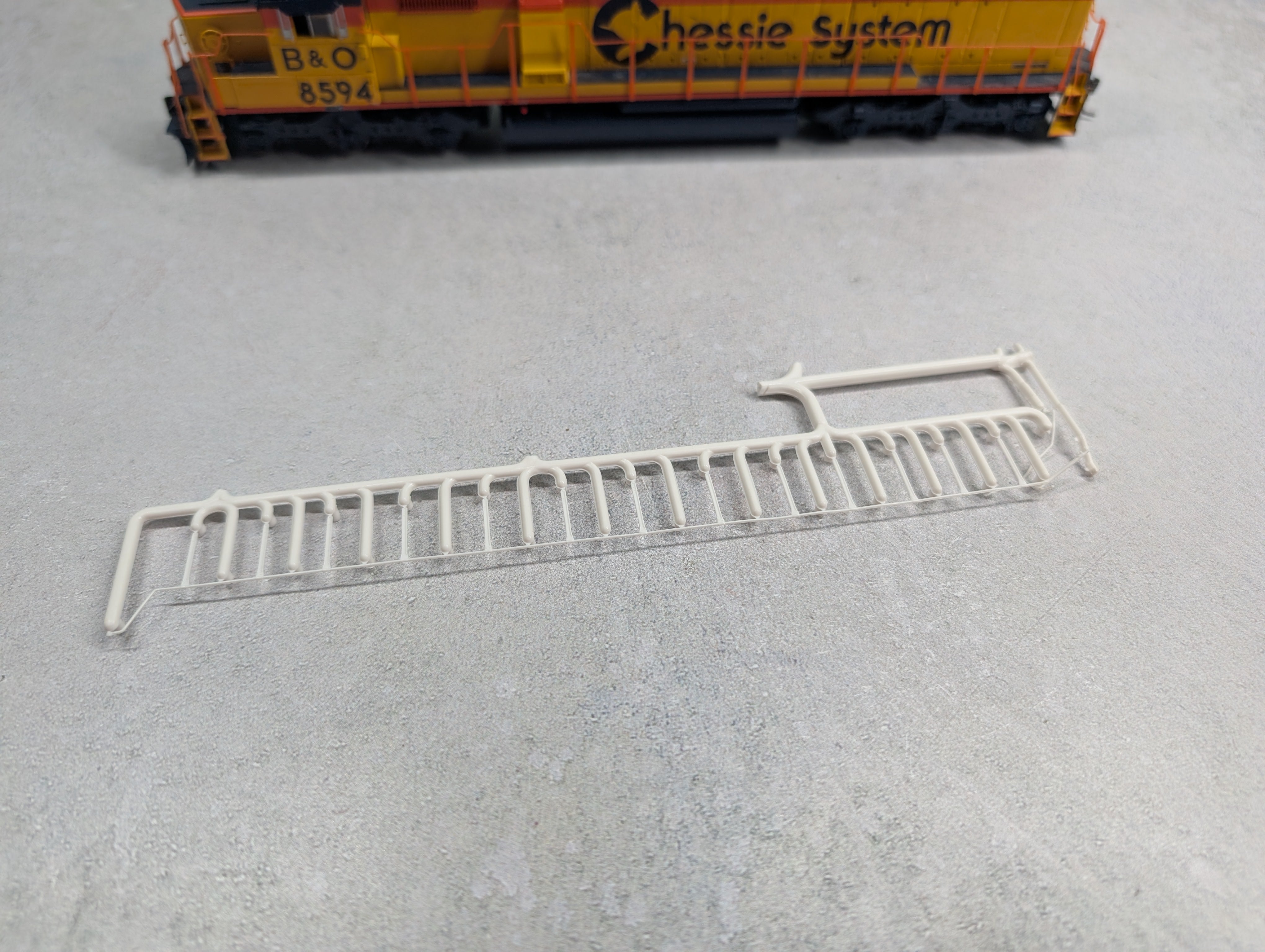 USED Athearn HO Scale SD50 Diesel Locomotive Chessie System B&O #8594 Runs Great DC