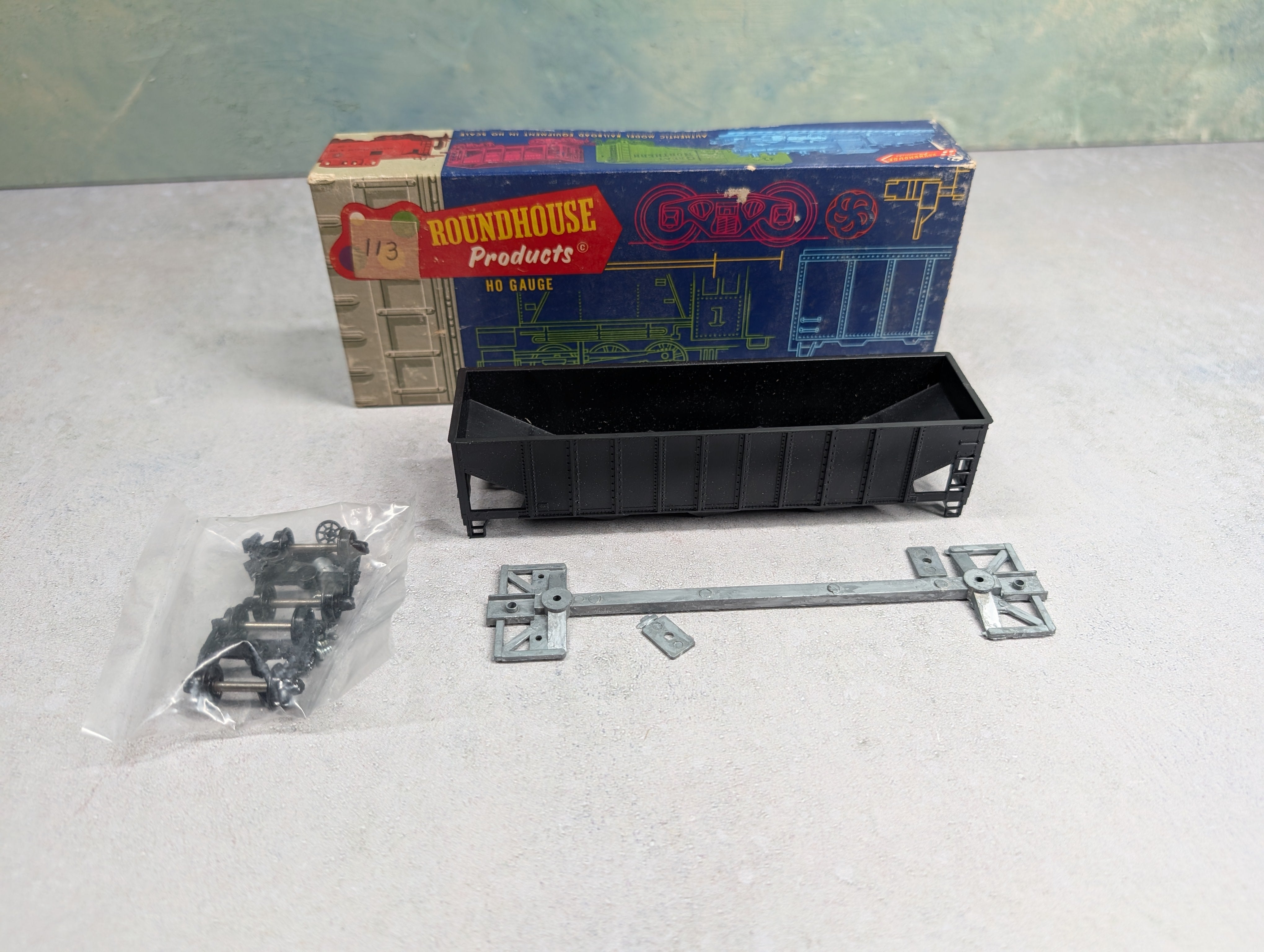 USED Roundhouse 1485 HO Scale 3 Bay Hopper Black Undecorated KIT