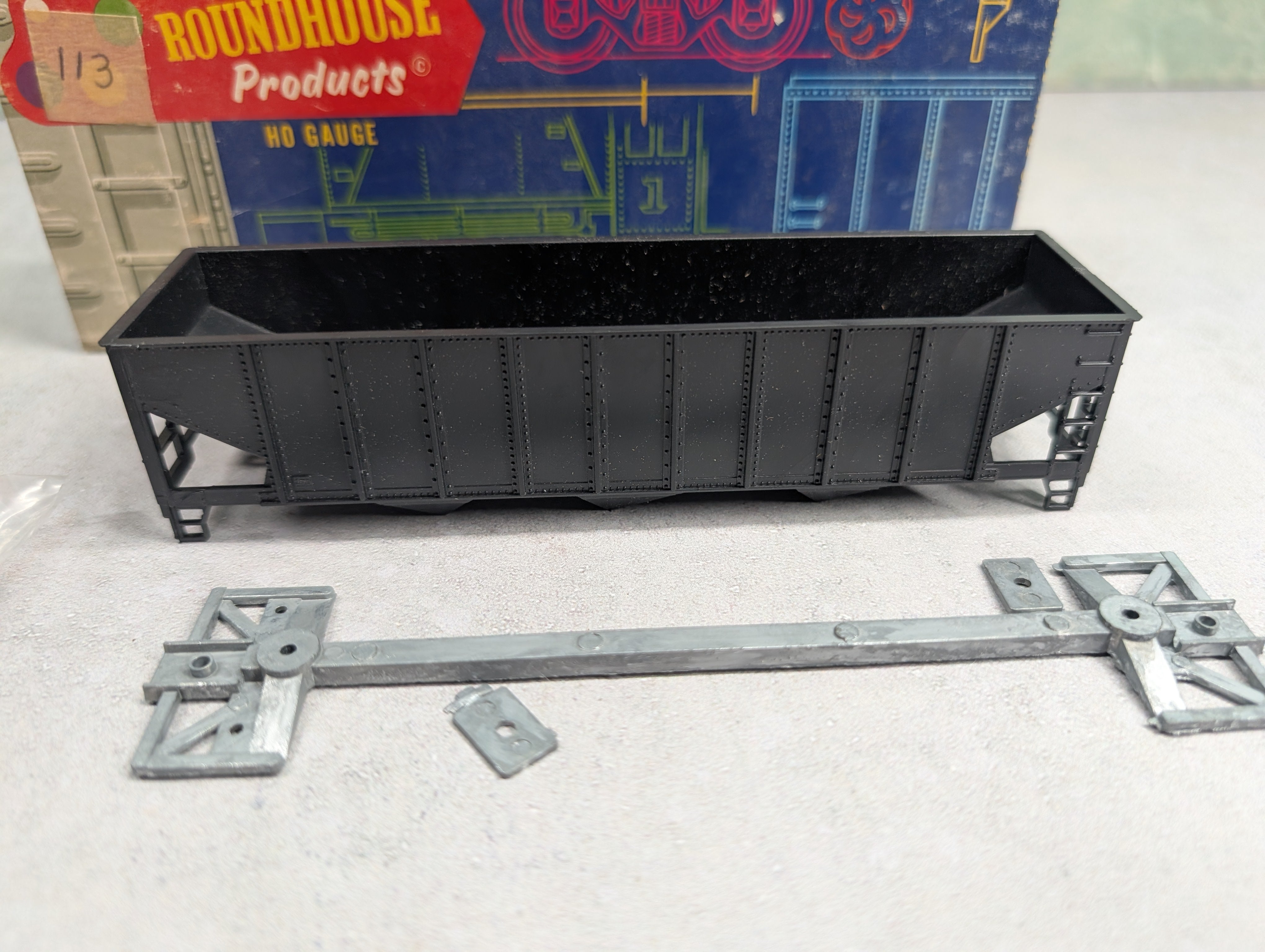 USED Roundhouse 1485 HO Scale 3 Bay Hopper Black Undecorated KIT