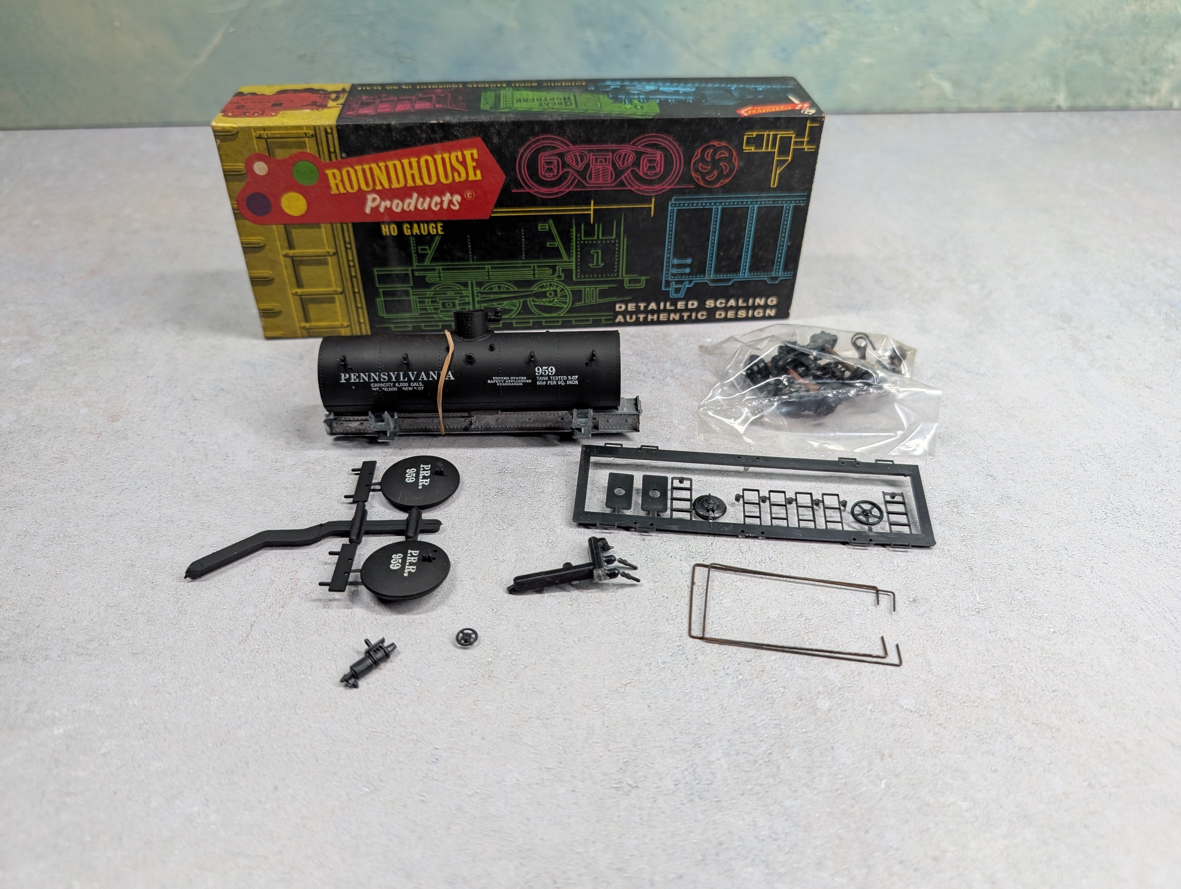USED Roundhouse HO Scale 26' Tank Car Pennsylvania #959 KIT