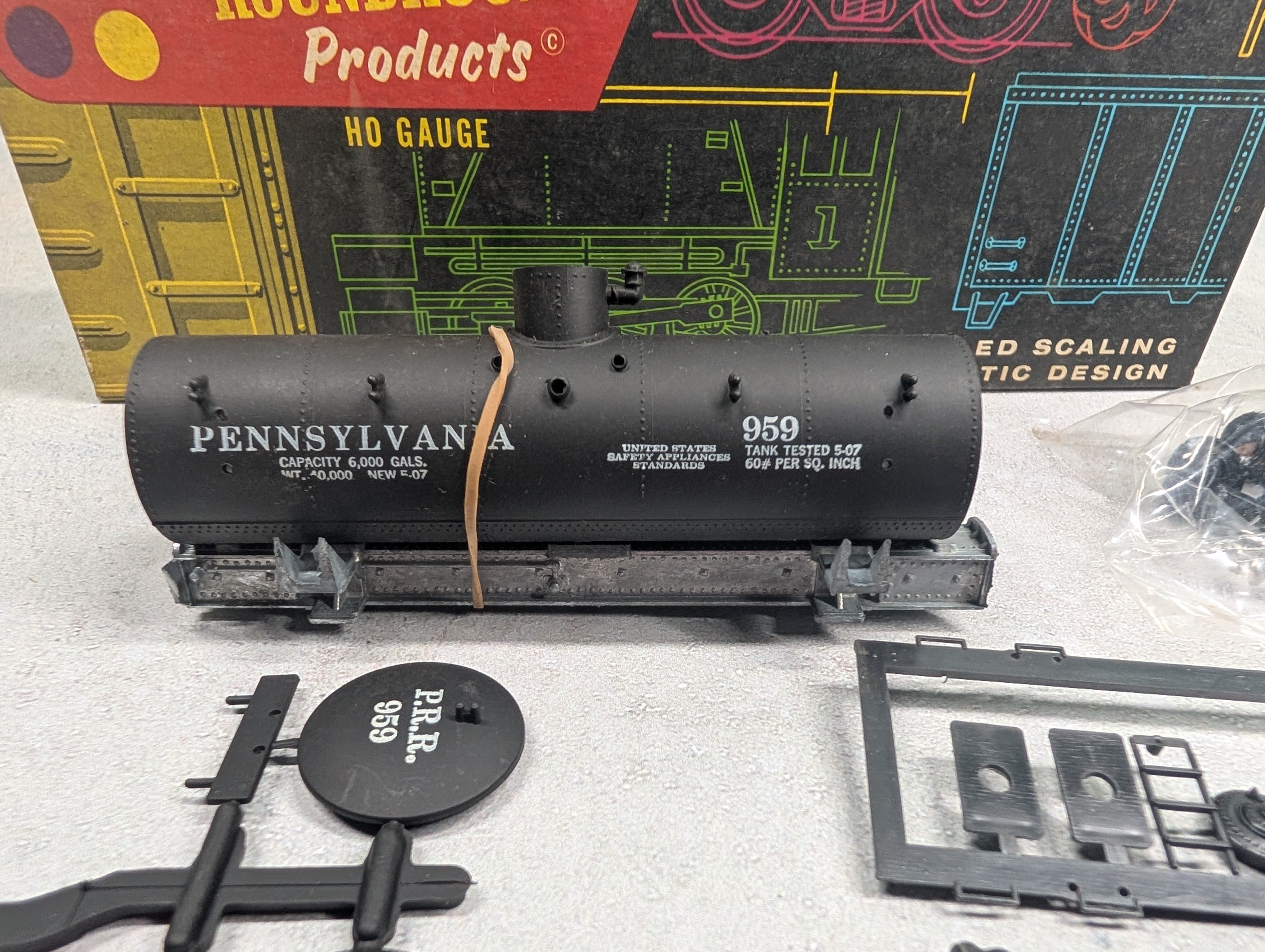 USED Roundhouse HO Scale 26' Tank Car Pennsylvania #959 KIT