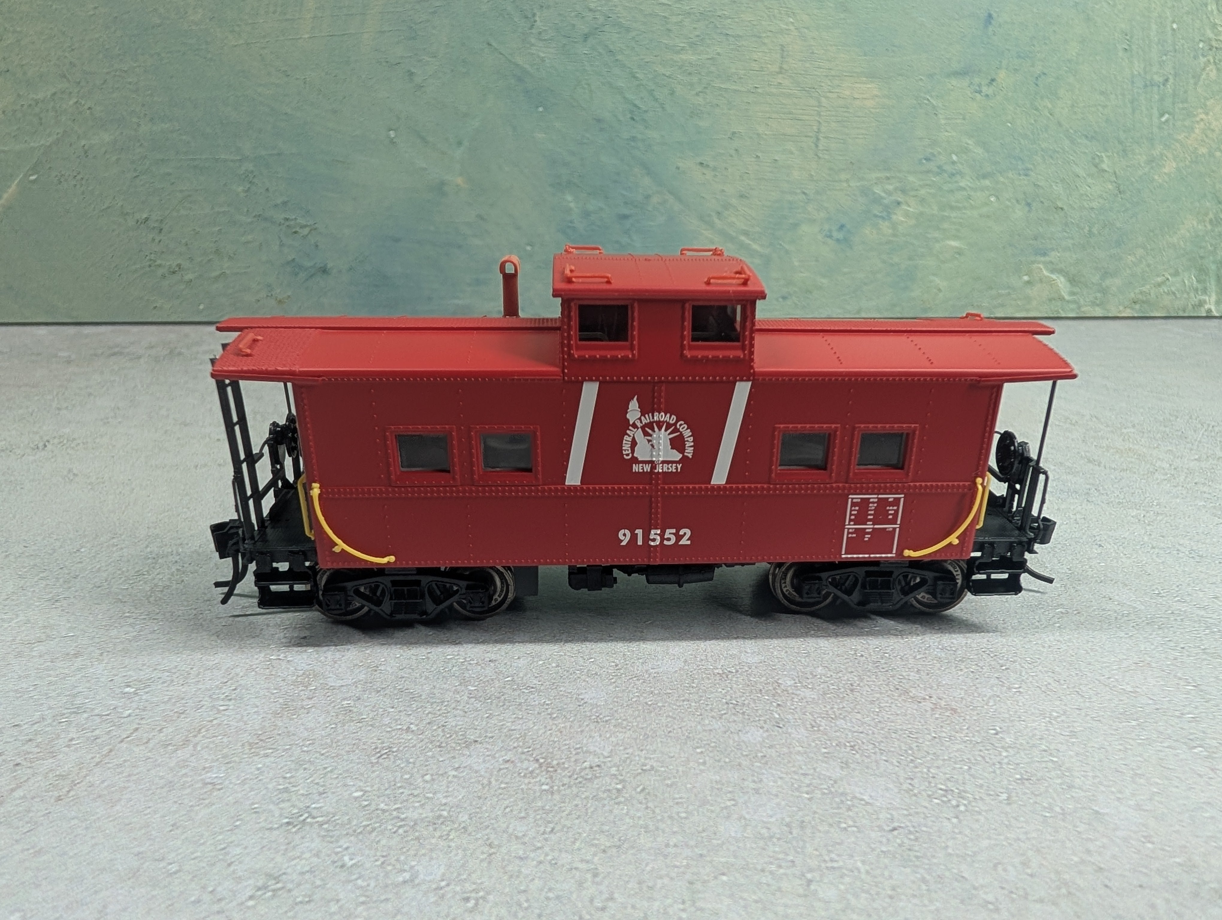 USED Life-Like 31261 HO Scale Center Cupola Steel Caboose, Proto 2000 Jersey Central CNJ #91552