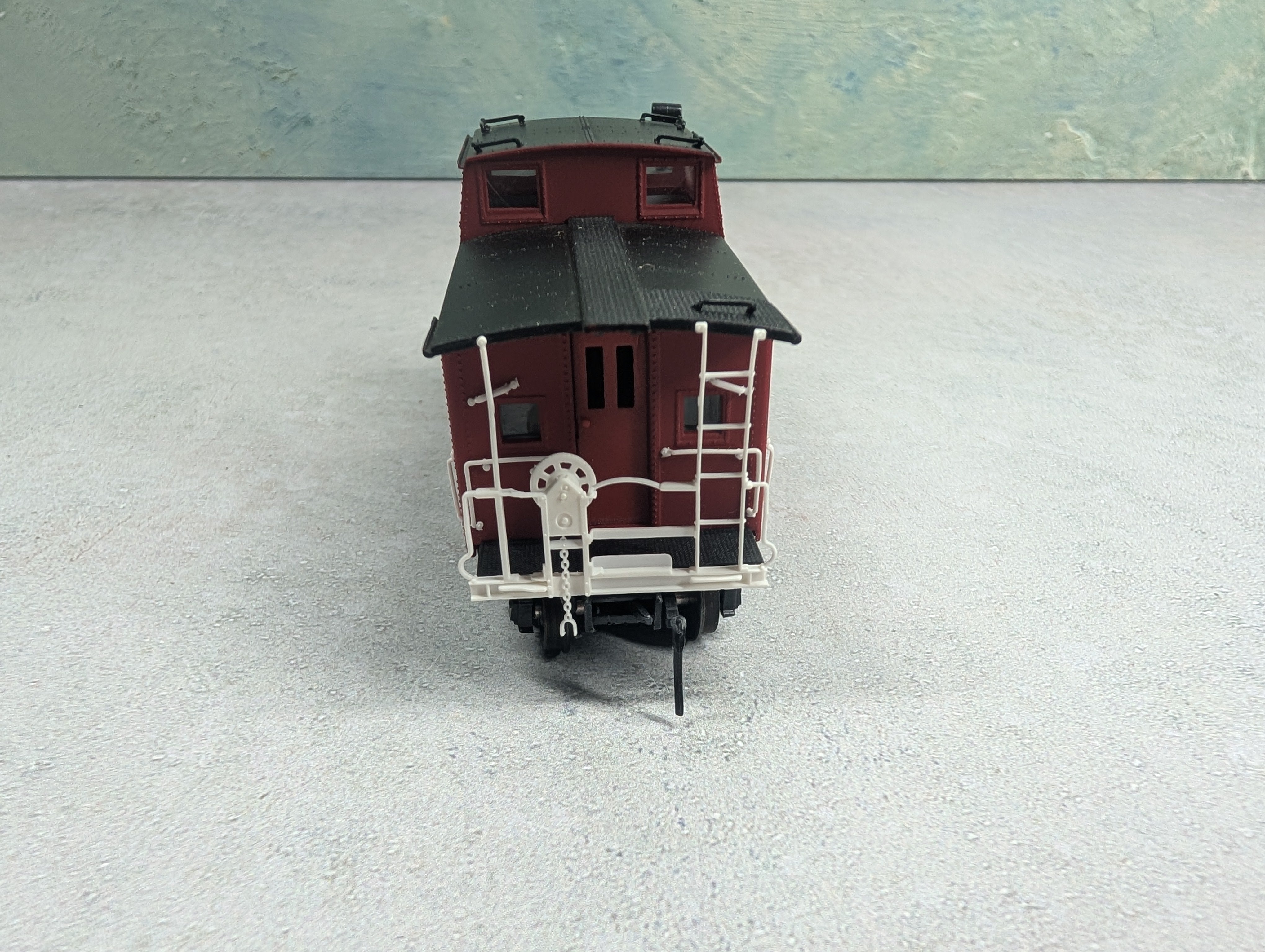 USED Life-Like HO Scale Center Cupola Steel Caboose, Proto 2000 Rock Island #17604