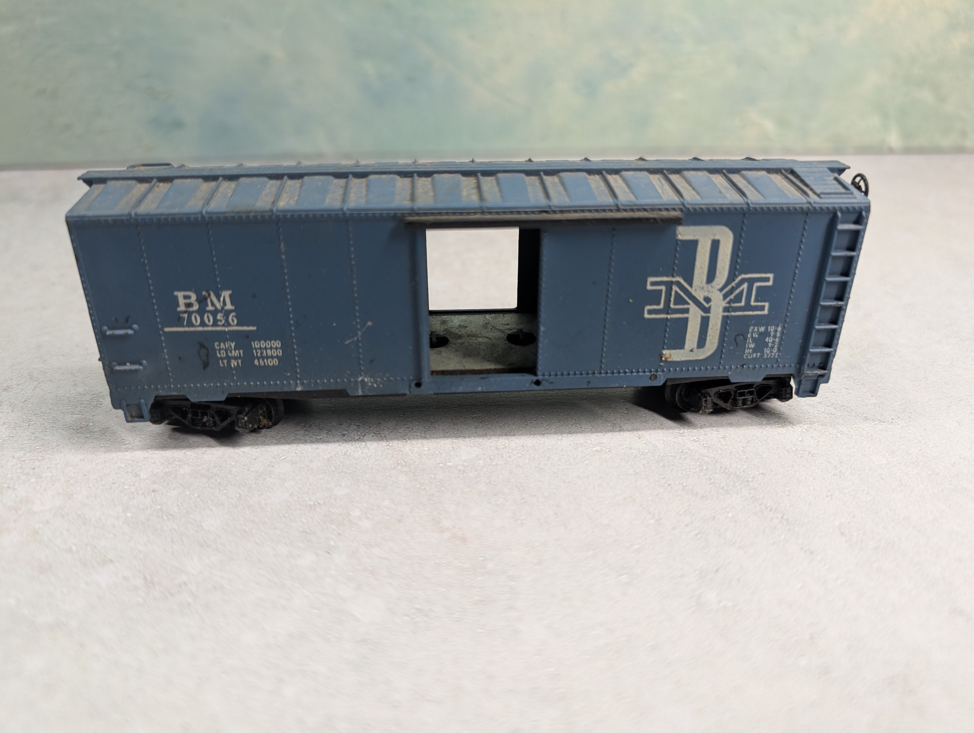 USED Tyco HO Scale 40' Box Car Boston and Maine BM #70056 Rough