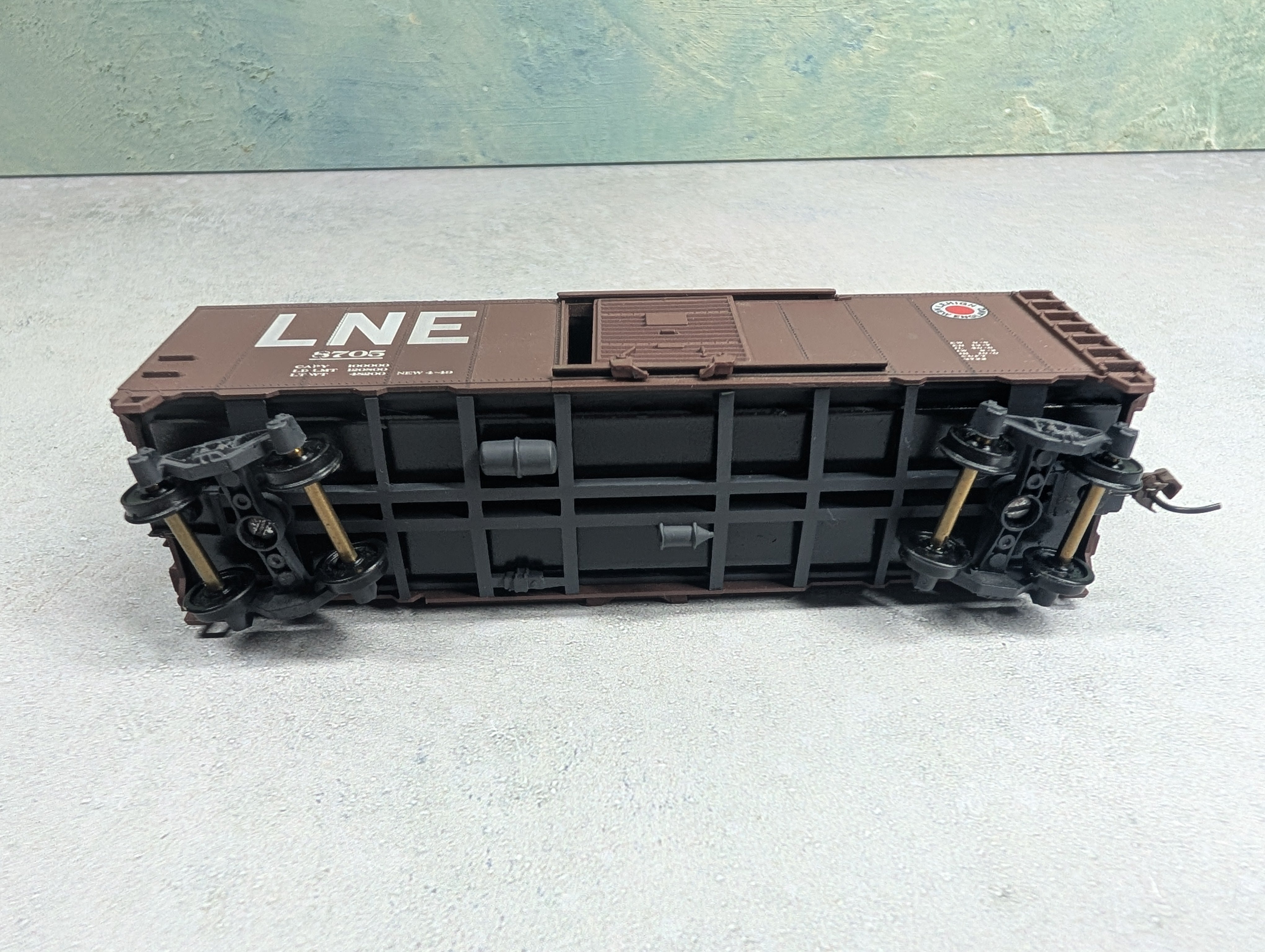 USED Athearn HO Scale 40' Box Car Lehigh and New England LNE #8705