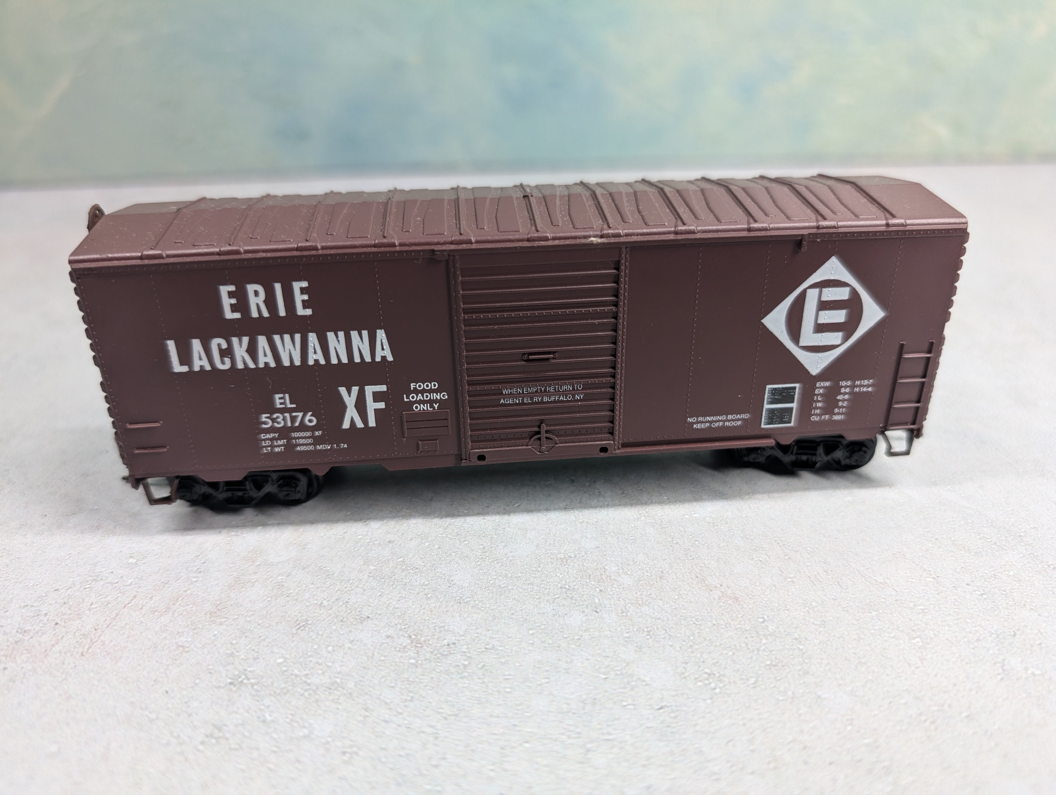 USED Roundhouse HO Scale 40' Box Car Erie Lackawanna EL #53176