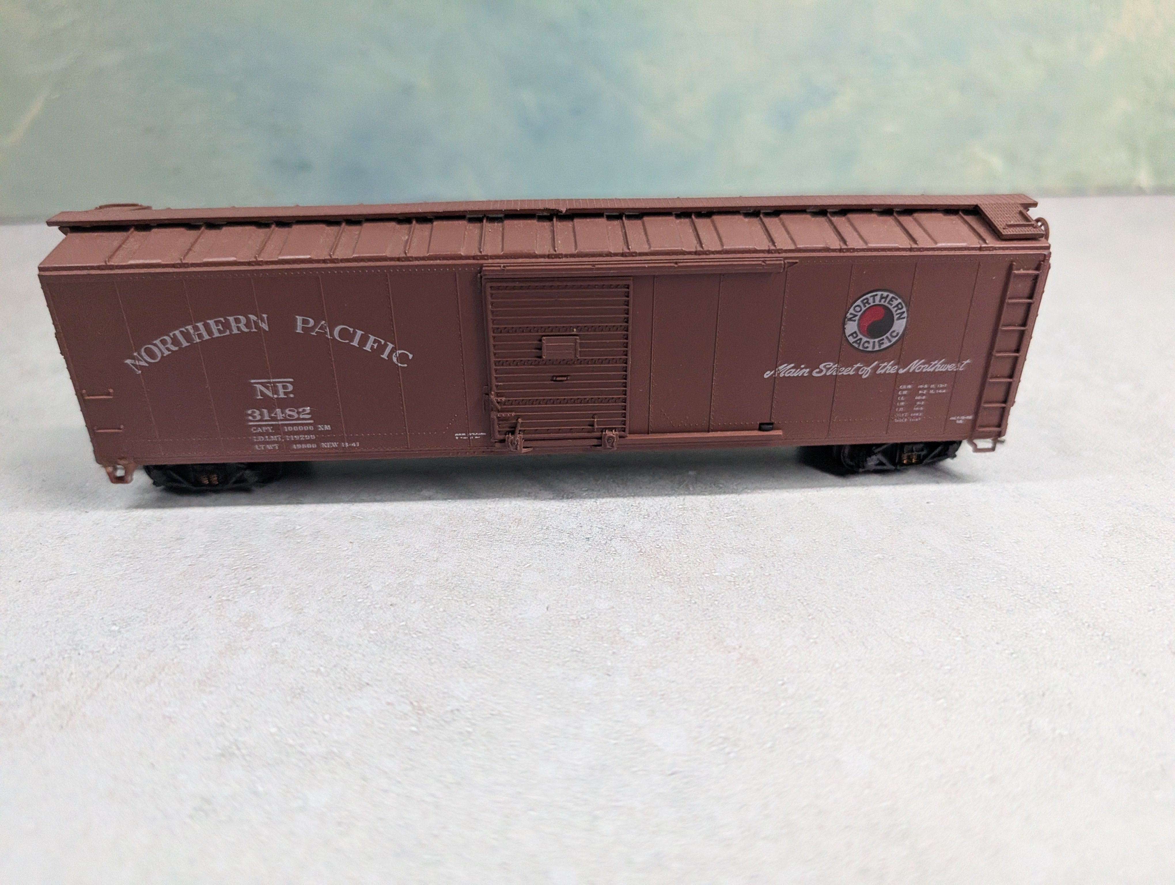 USED Athearn HO Scale 50' Box Car Northern Pacific NP #31482