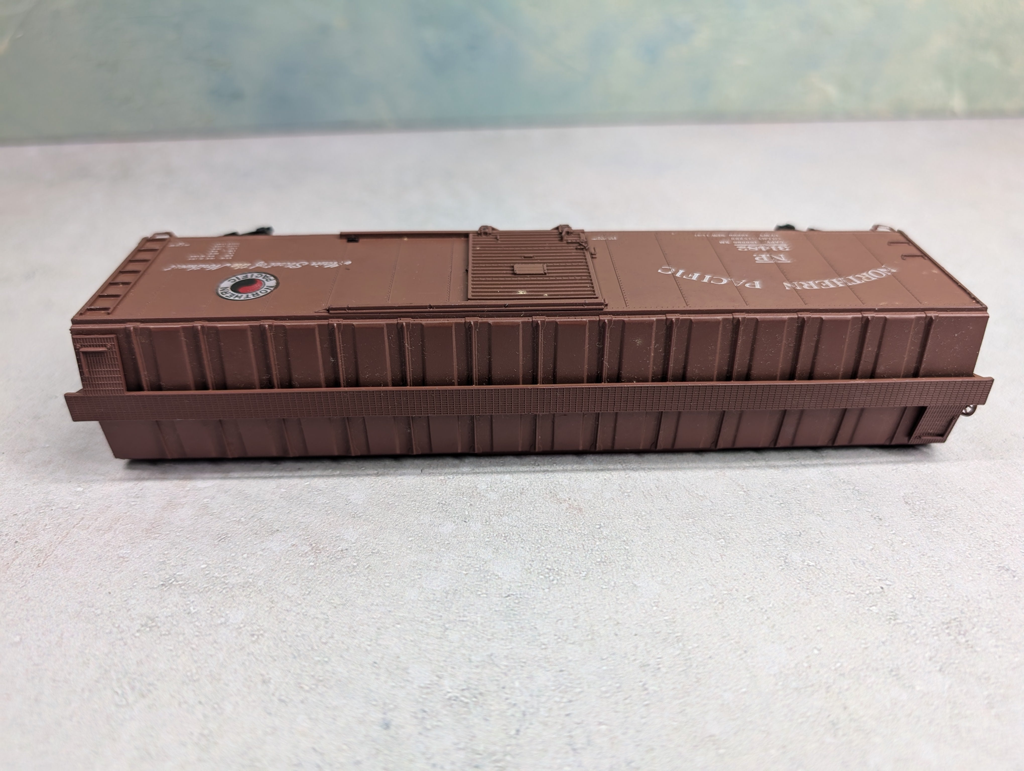 USED Athearn HO Scale 50' Box Car Northern Pacific NP #31482