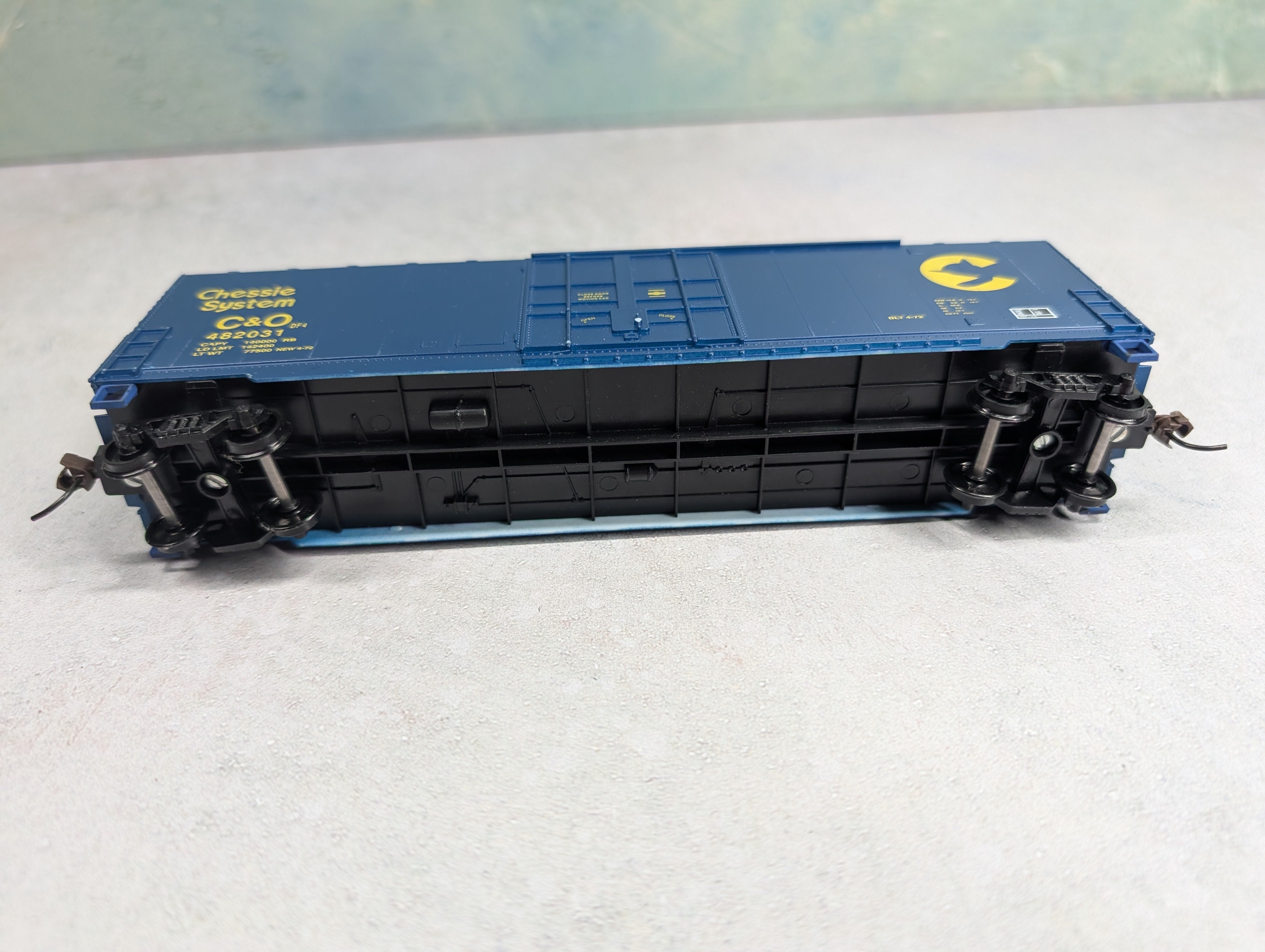 USED Roundhouse HO Scale 50' Box Car Chessie System C&O #482031
