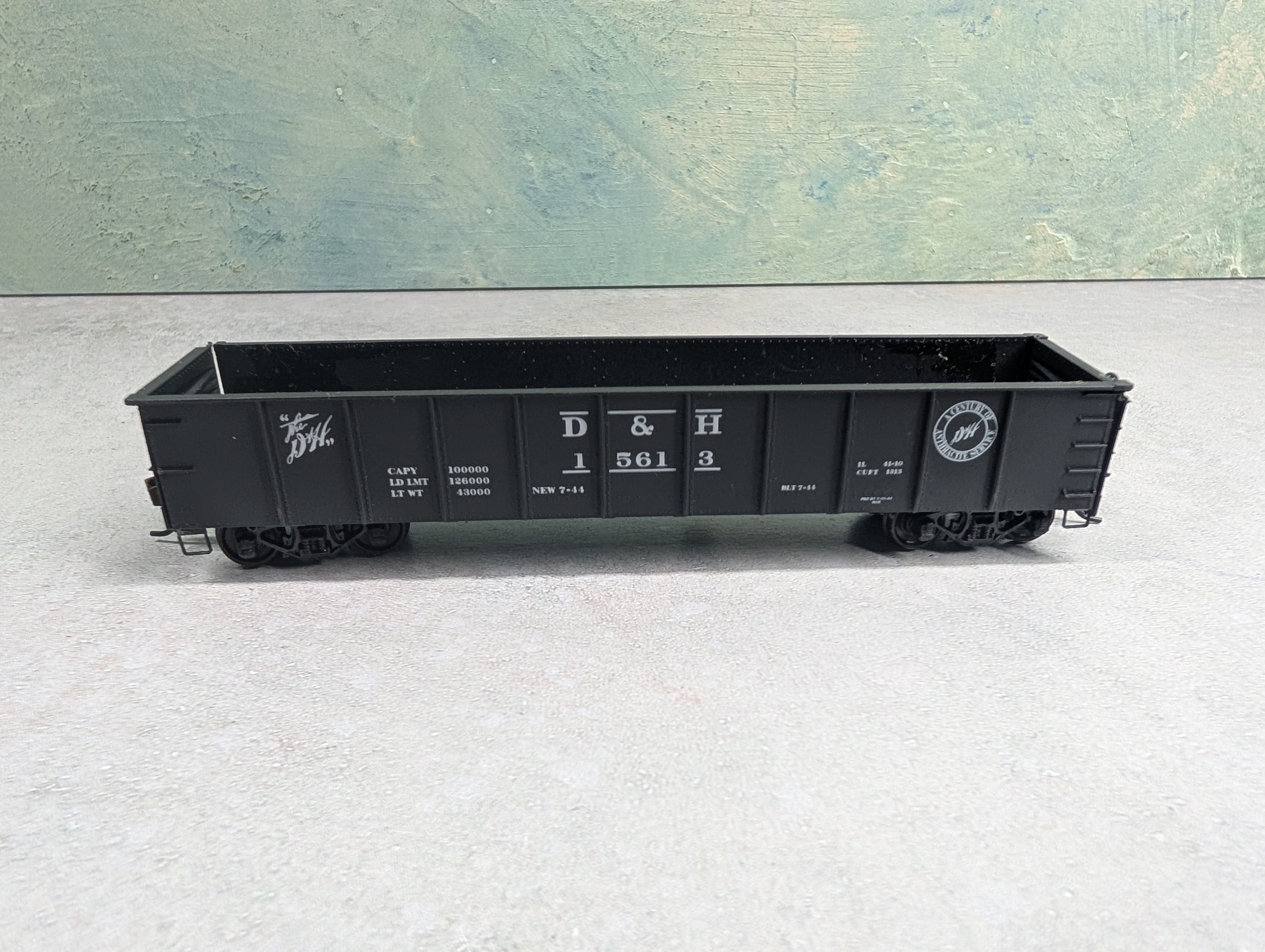 USED Accurail HO Scale Gondola Delaware and Hudson DH #15613