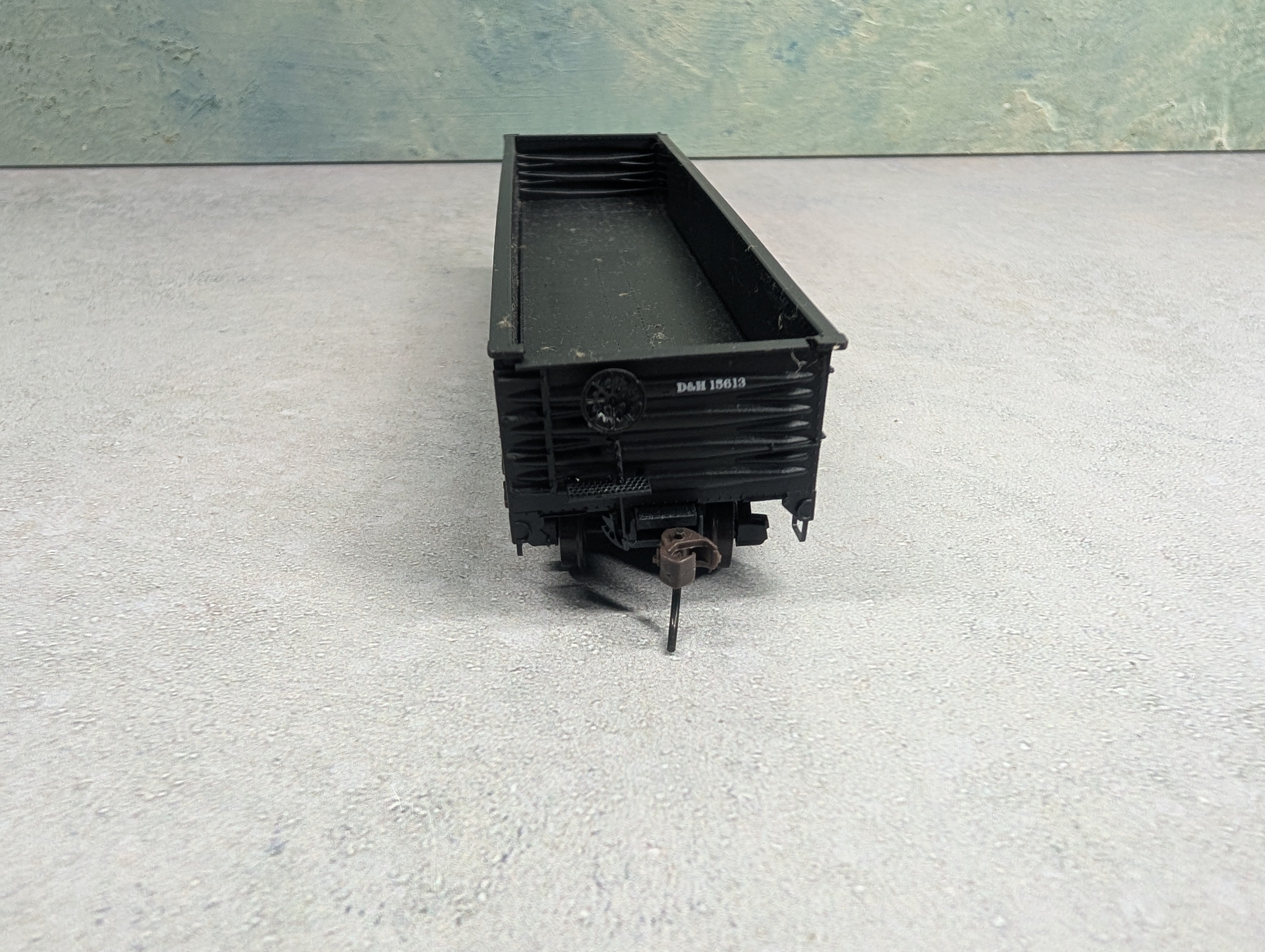 USED Accurail HO Scale Gondola Delaware and Hudson DH #15613