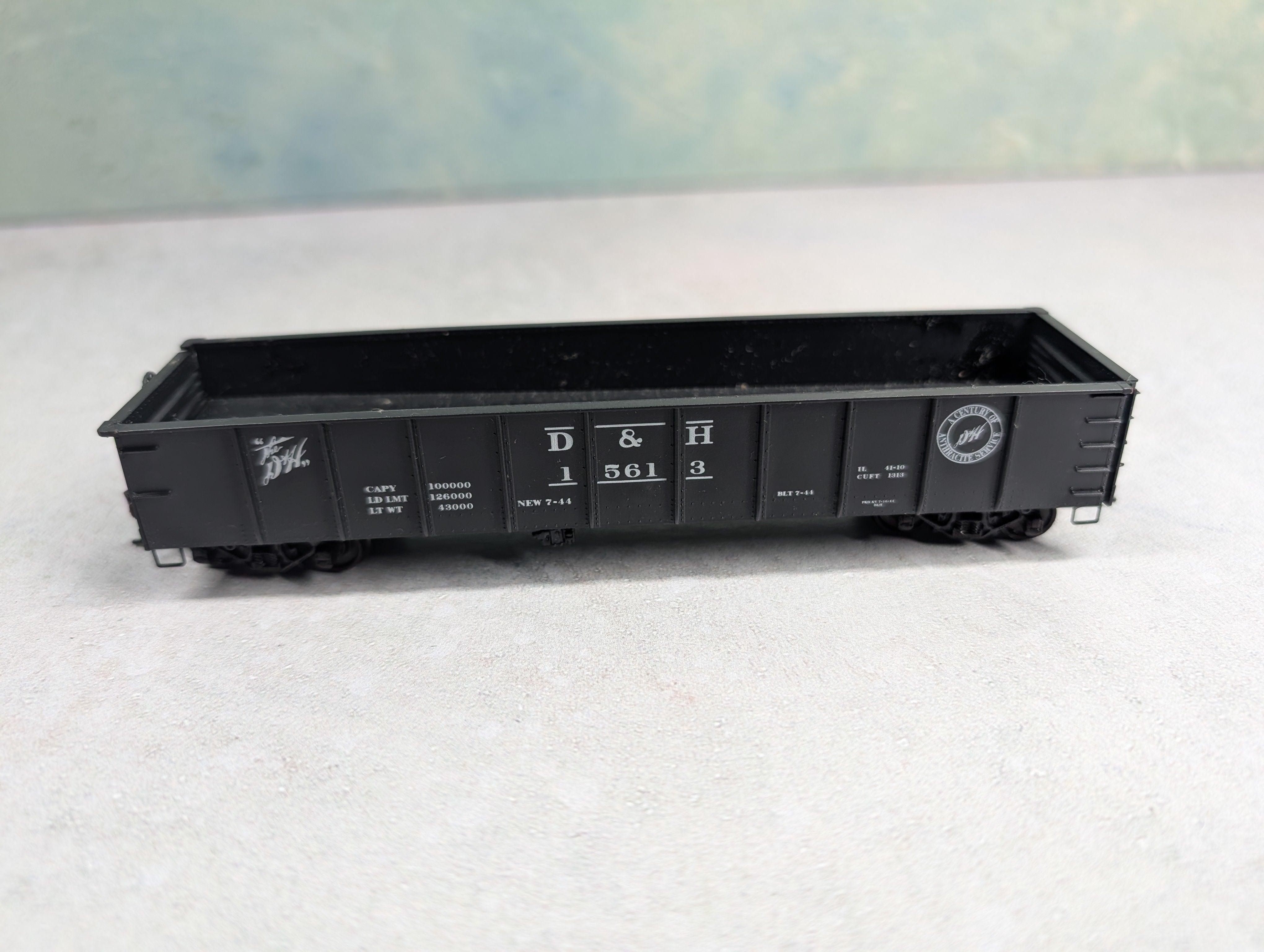 USED Accurail HO Scale Gondola Delaware and Hudson DH #15613