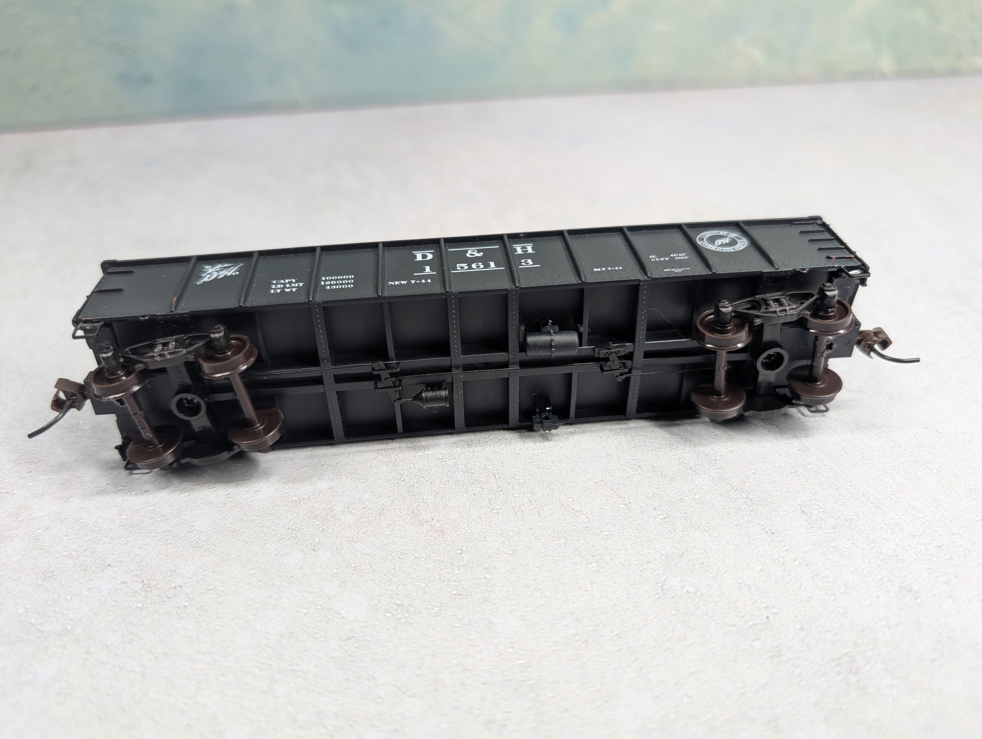 USED Accurail HO Scale Gondola Delaware and Hudson DH #15613