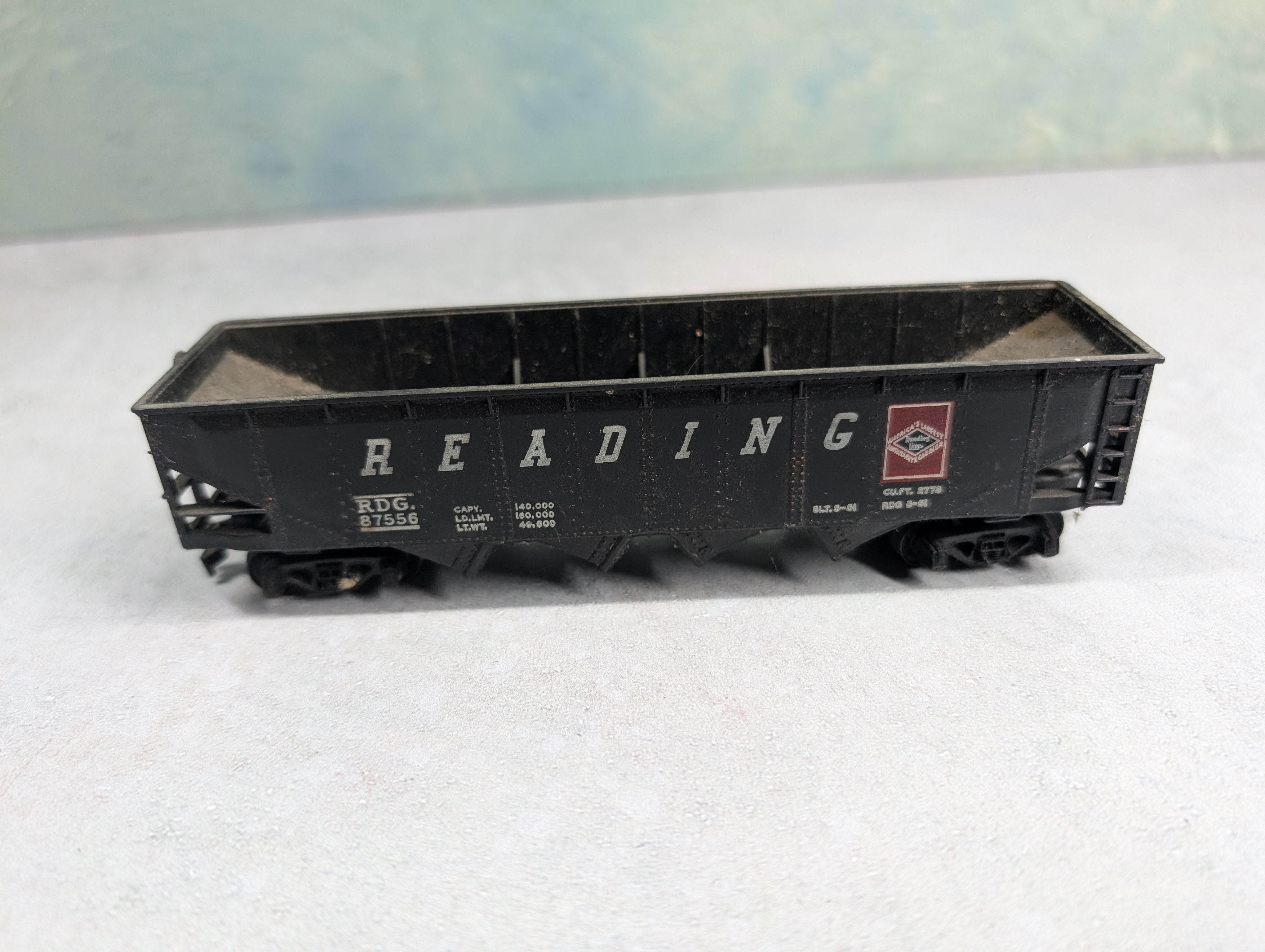 USED Tyco HO Scale Open Hopper Reading RDG #87556 Rough
