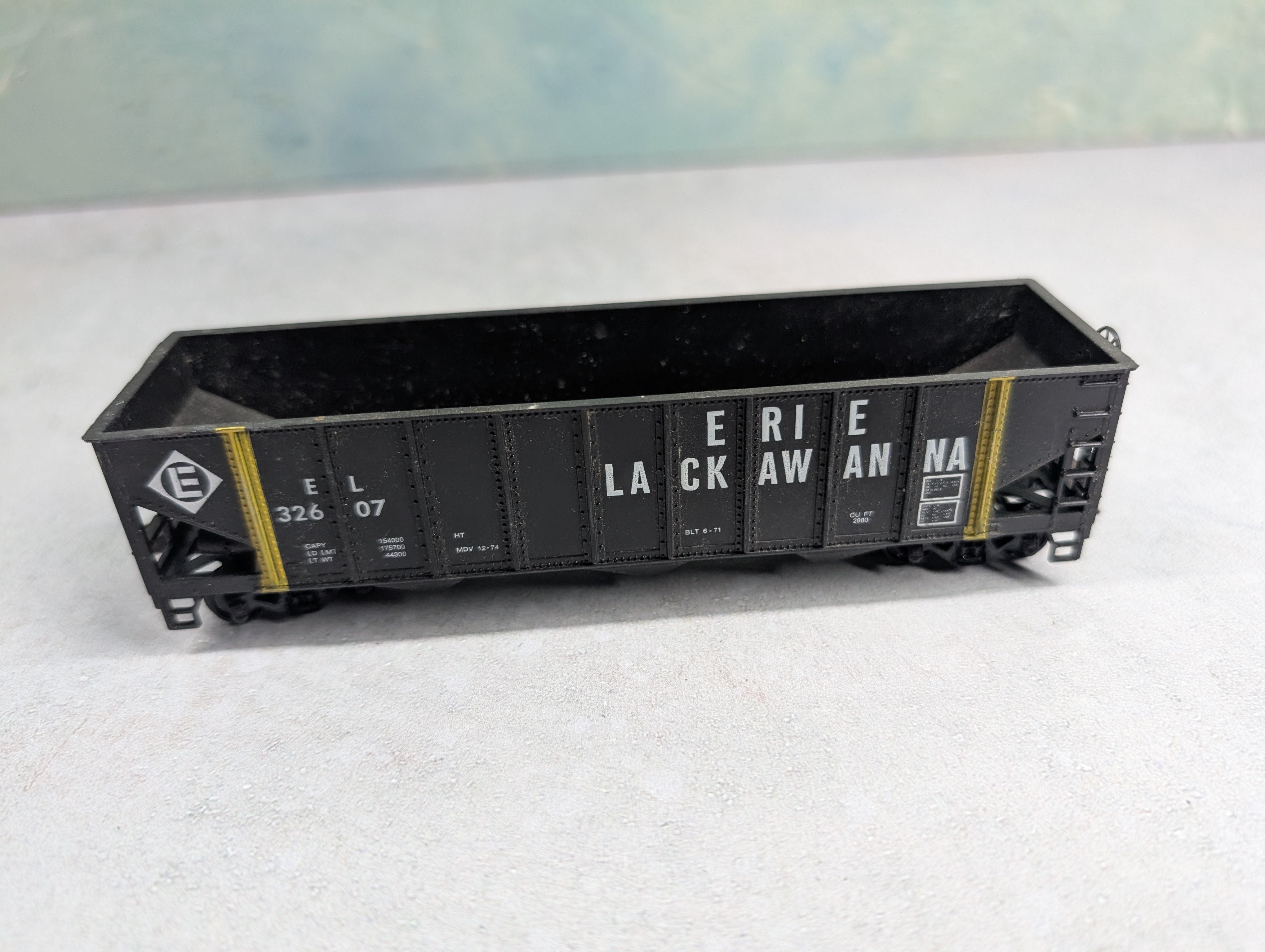 USED Roundhouse HO Scale Open Hopper Erie Lackawanna EL #32607