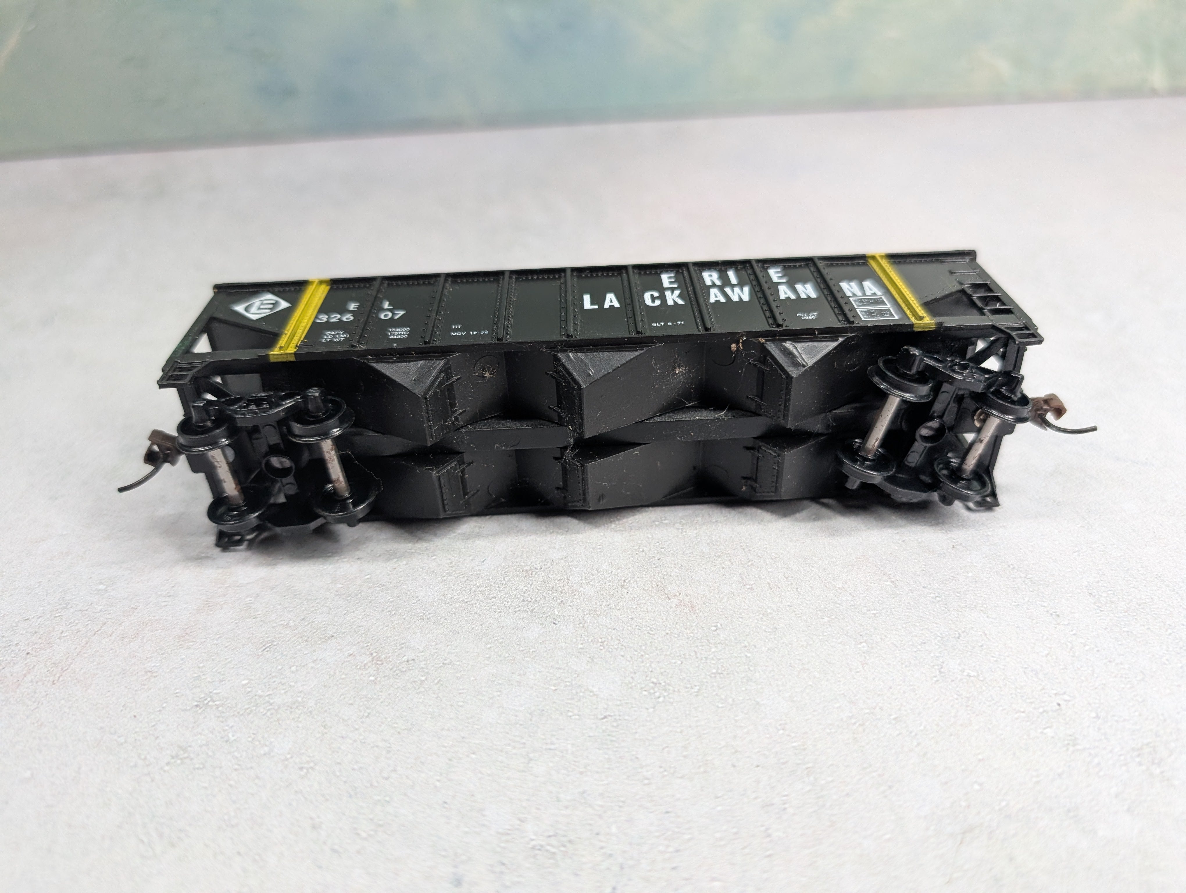 USED Roundhouse HO Scale Open Hopper Erie Lackawanna EL #32607