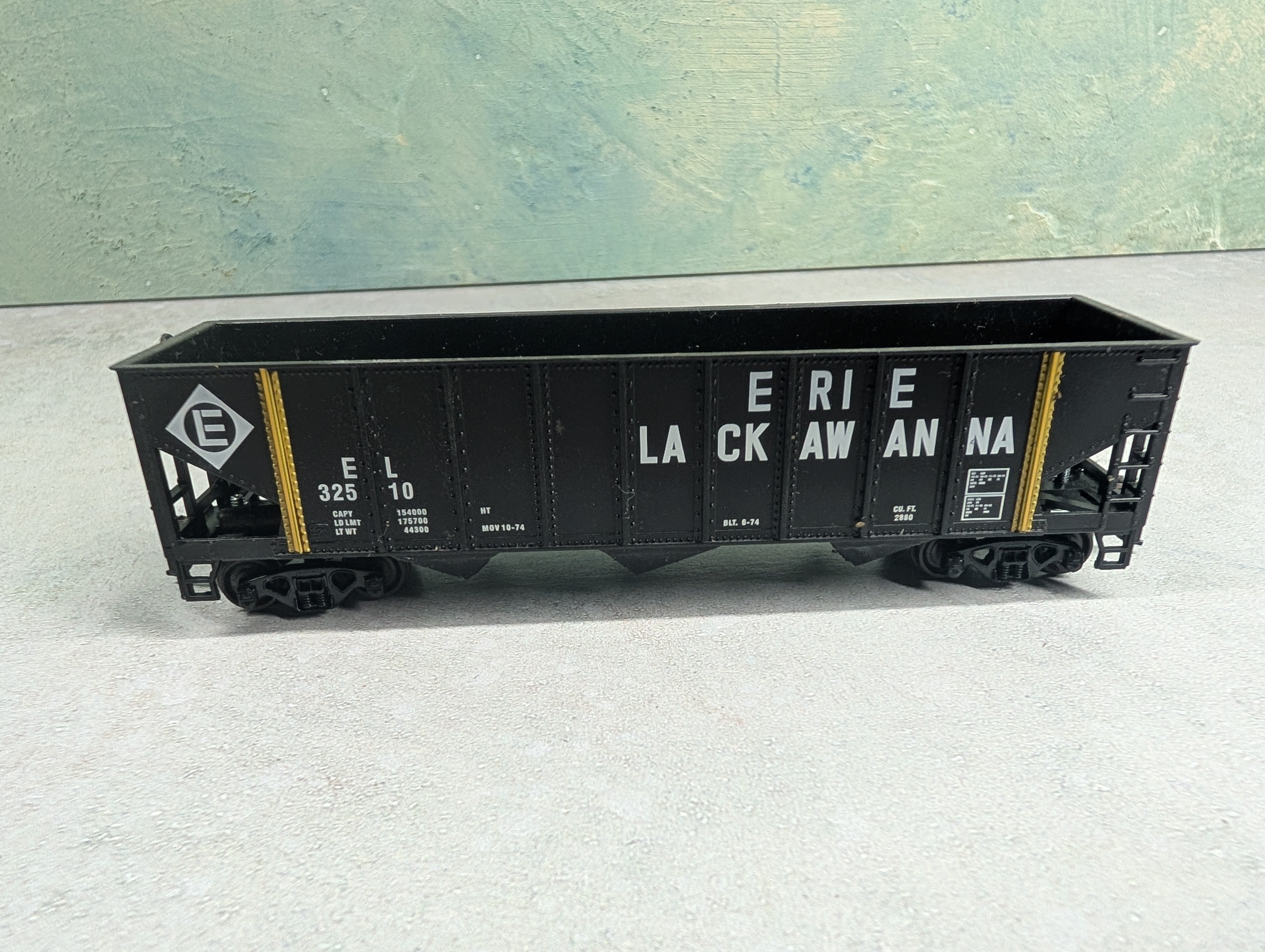 USED Roundhouse HO Scale Open Hopper Erie Lackawanna EL #62510