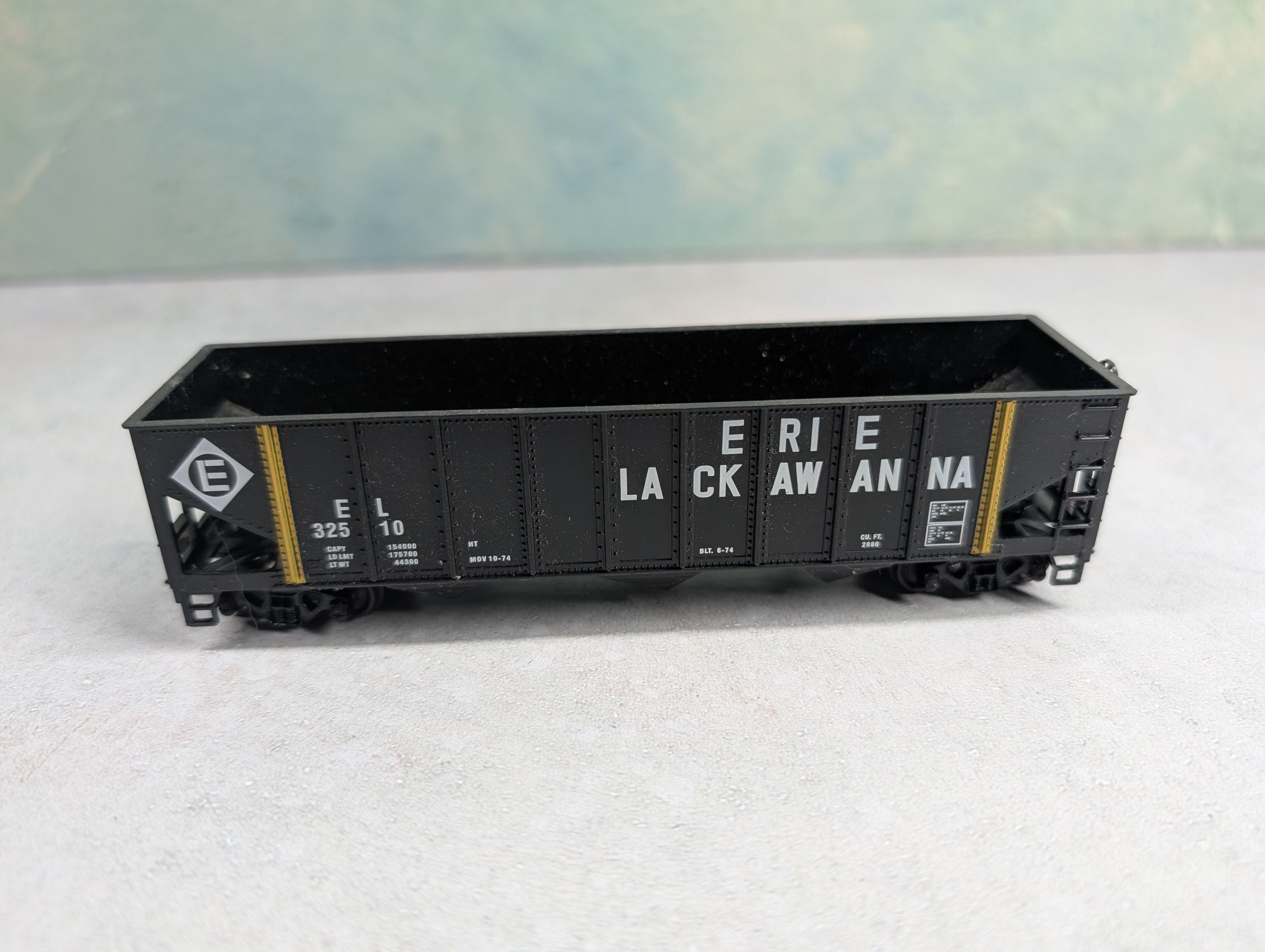 USED Roundhouse HO Scale Open Hopper Erie Lackawanna EL #62510