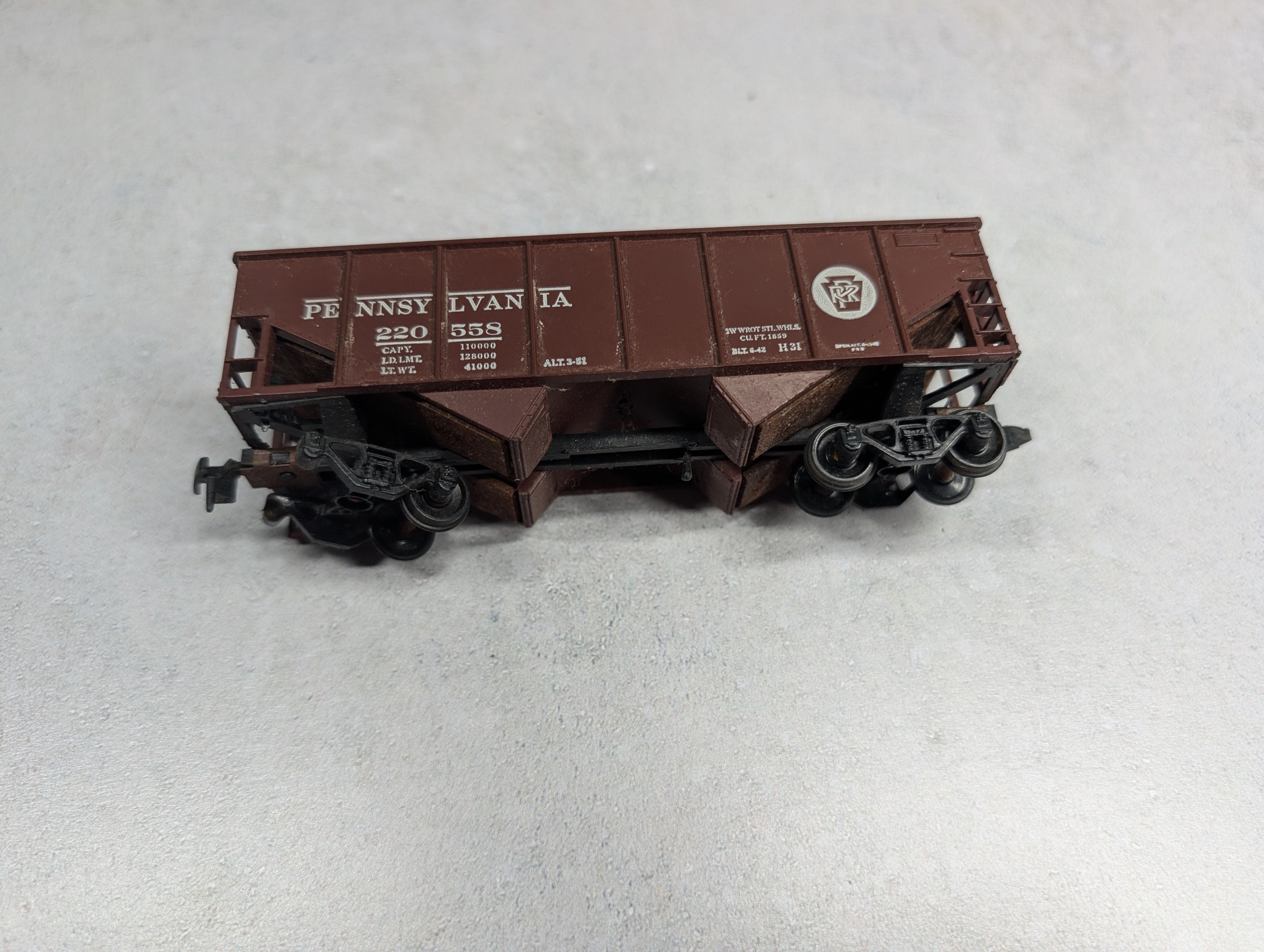 USED Athearn HO Scale 2 Bay Open Hopper Pennsylvania PRR #220558 Rough