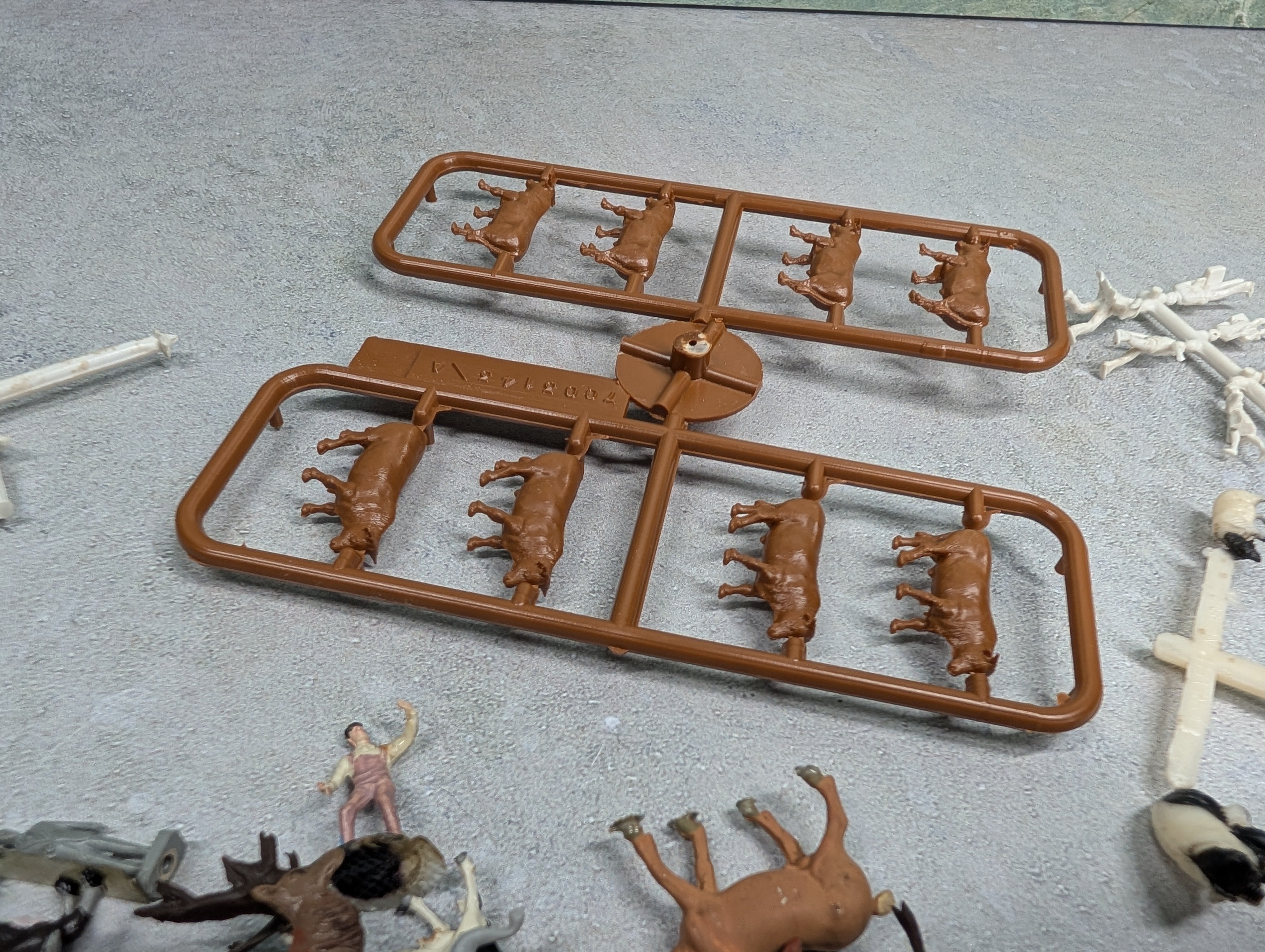 USED HO Scale Large Lot of Animals, People and other Details
